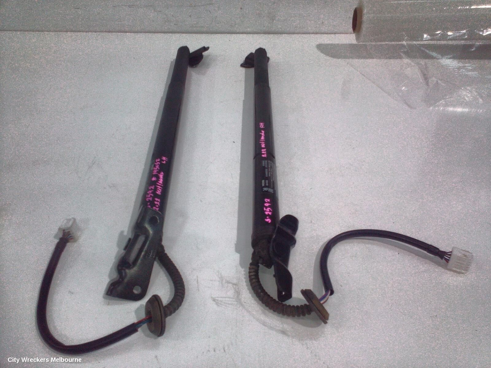 MITSUBISHI OUTLANDER 2022 Hatch Strut