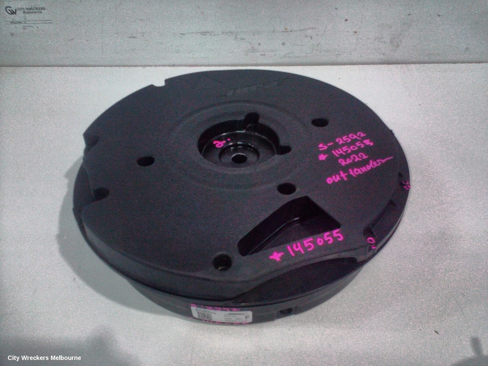 MITSUBISHI OUTLANDER 2022 SPEAKER