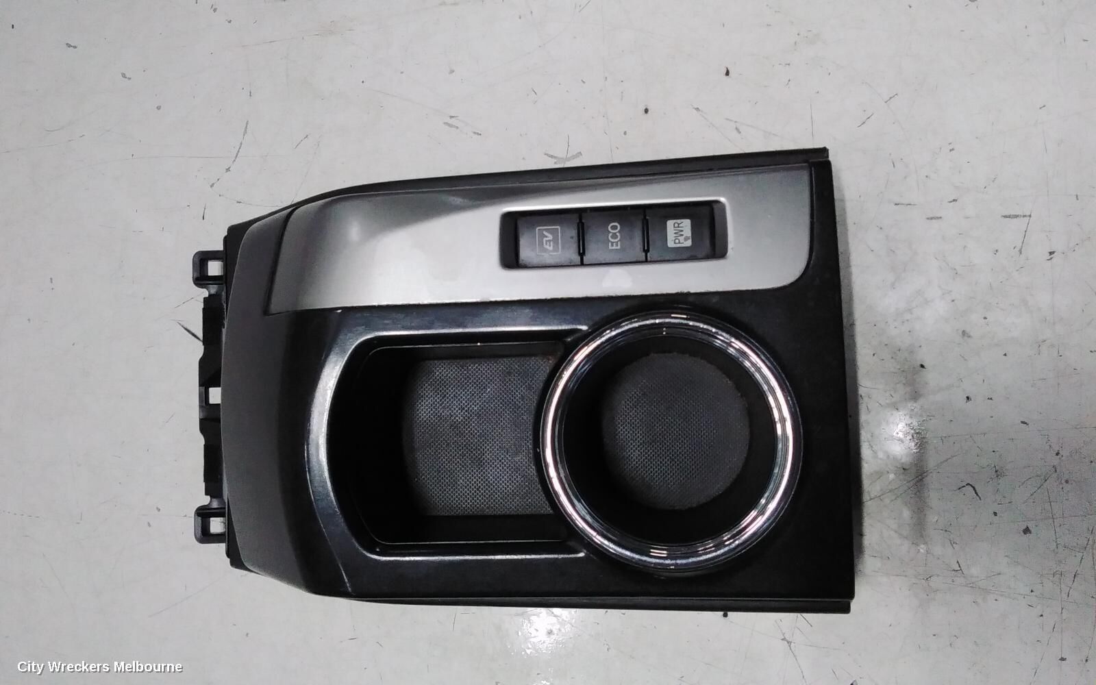 TOYOTA PRIUS 2016 Console