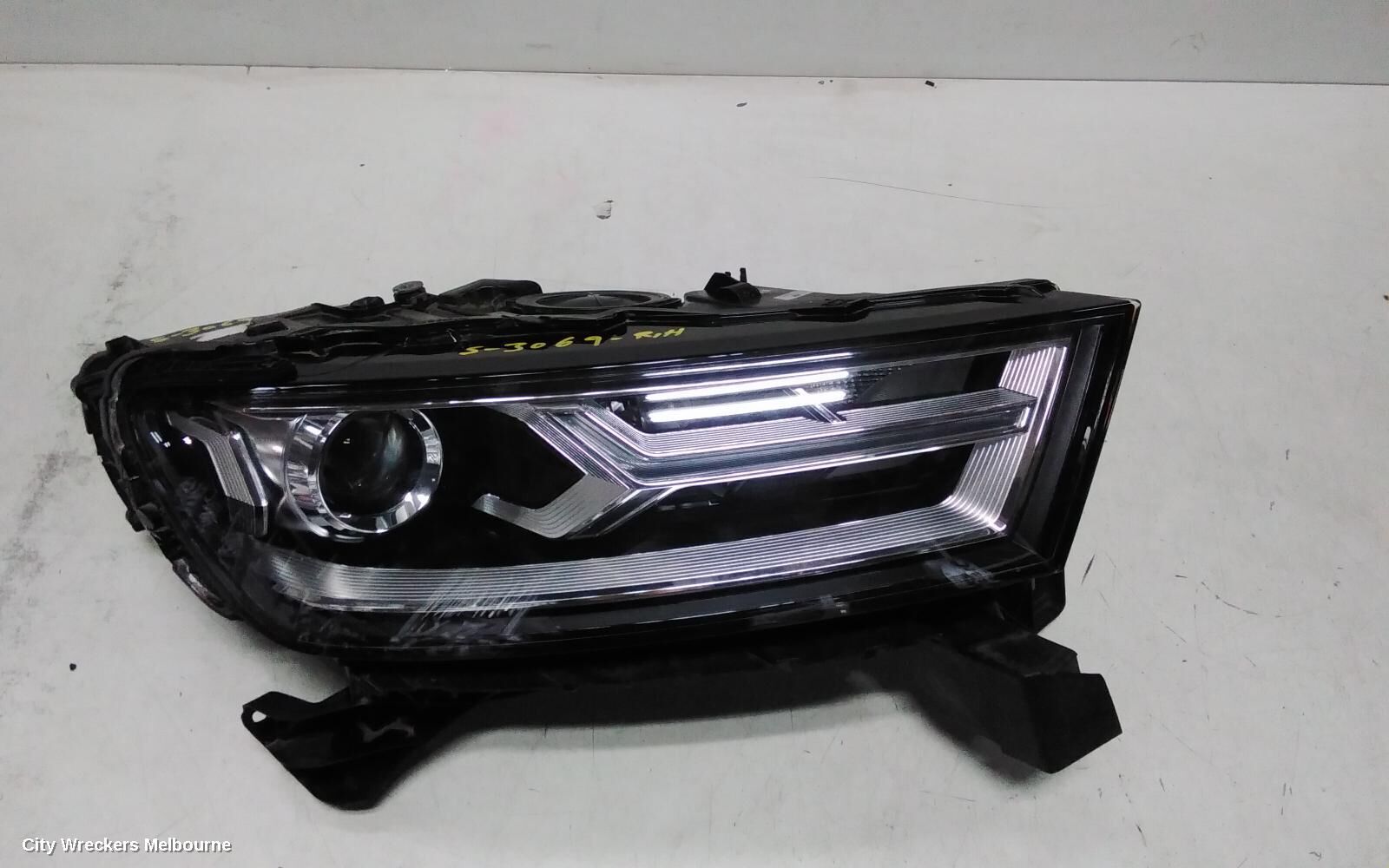 AUDI Q7 2017 Right Headlamp
