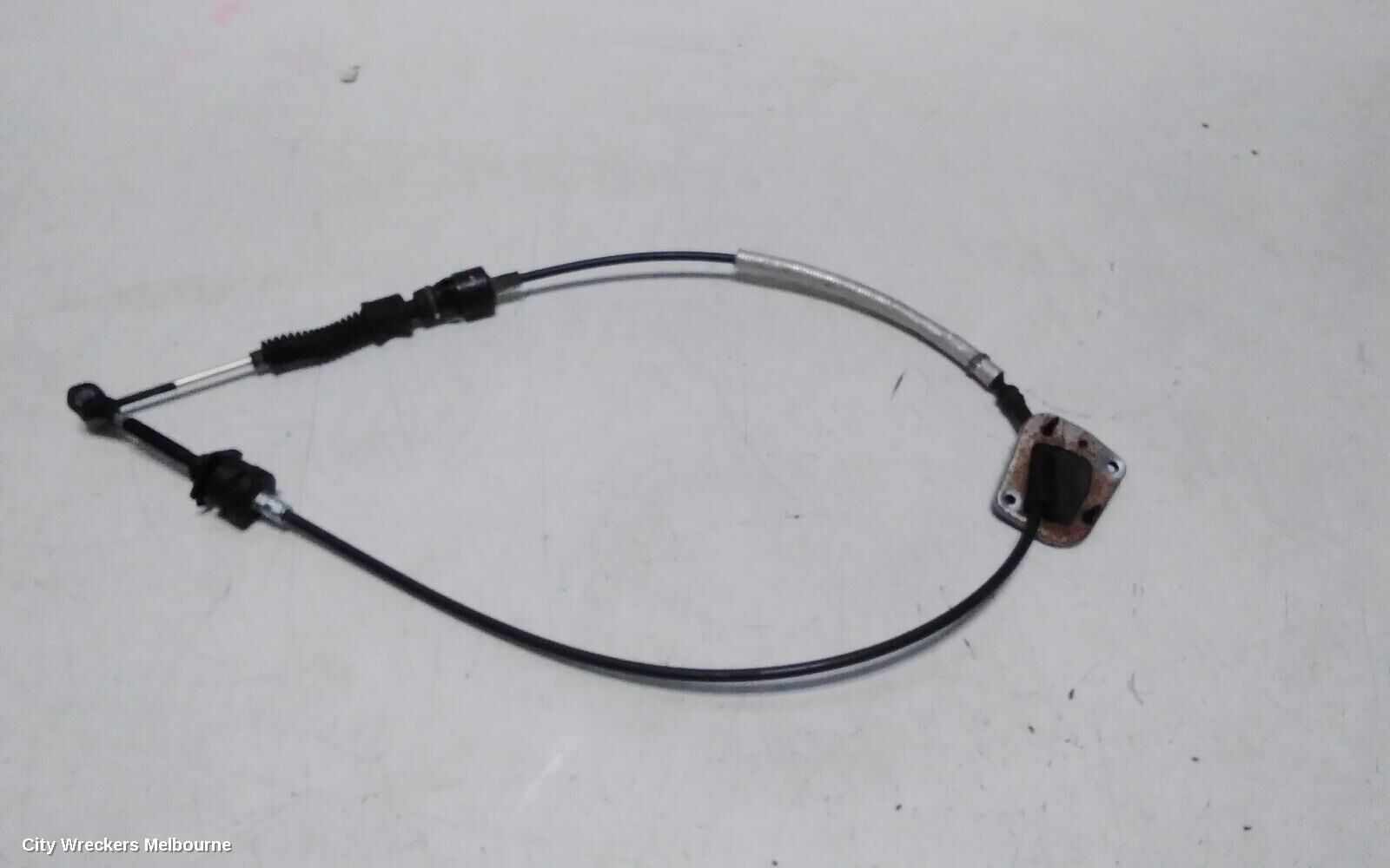 MITSUBISHI OUTLANDER 2021 Cable