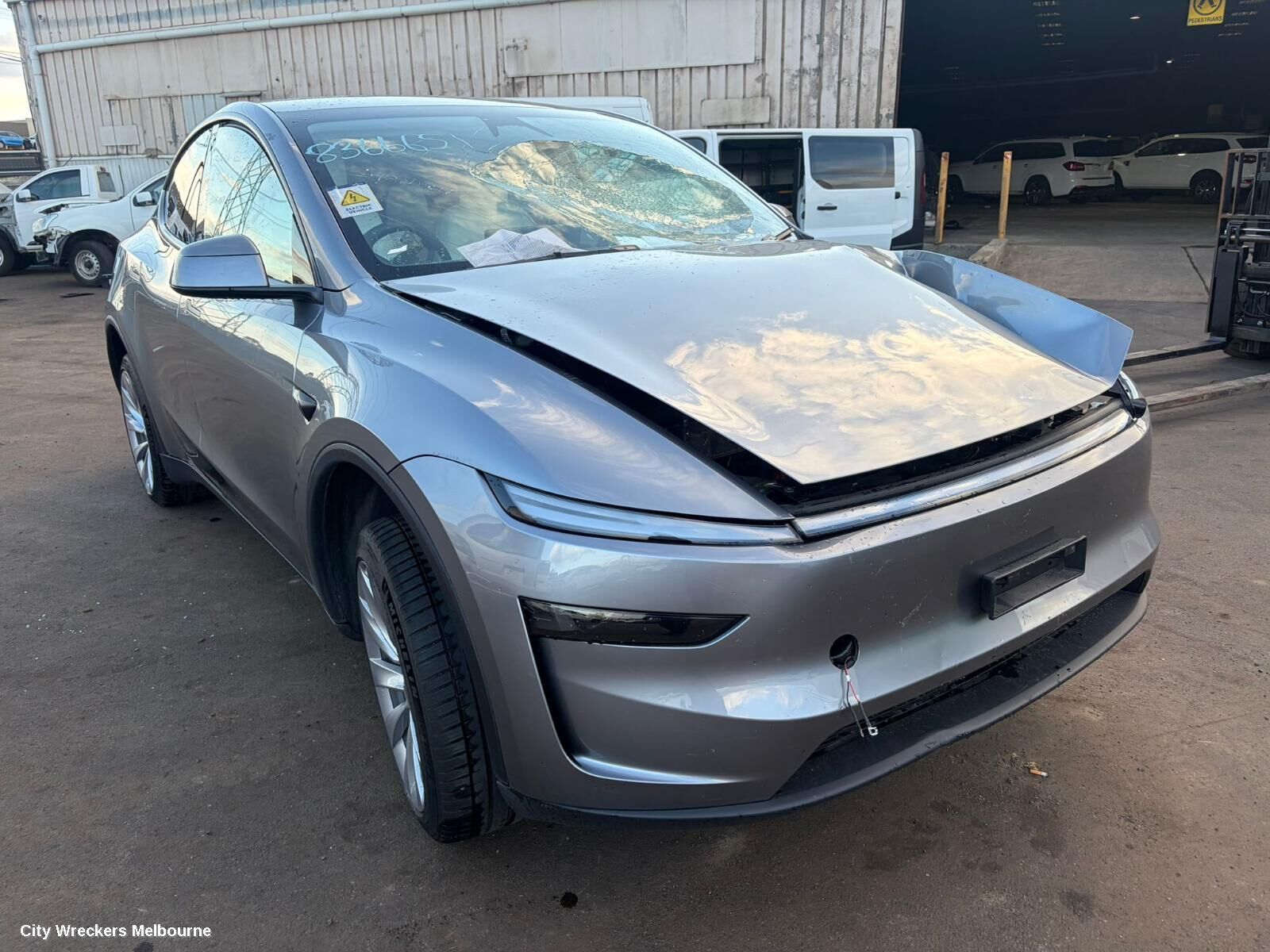 TESLA MODEL Y 2025 Radio/Cd/Dvd/Sat/Tv
