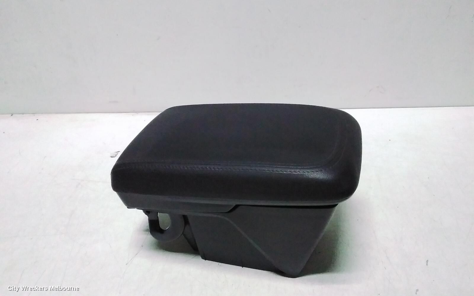 HOLDEN CAPTIVA 2014 Console