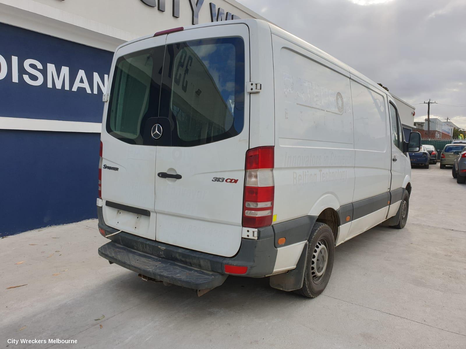 MERCEDES SPRINTER 2011 Starter