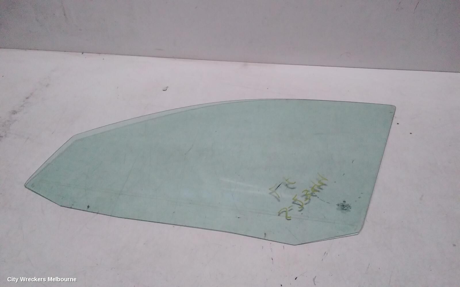 VOLKSWAGEN GOLF 2000 Left Front Door Window