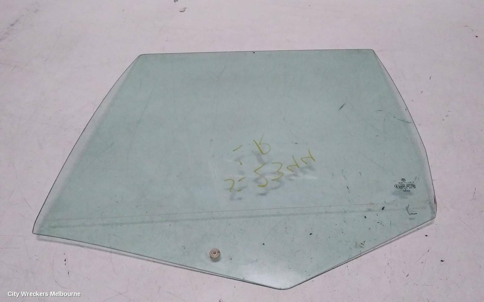 VOLKSWAGEN GOLF 2000 Left Rear Door Window