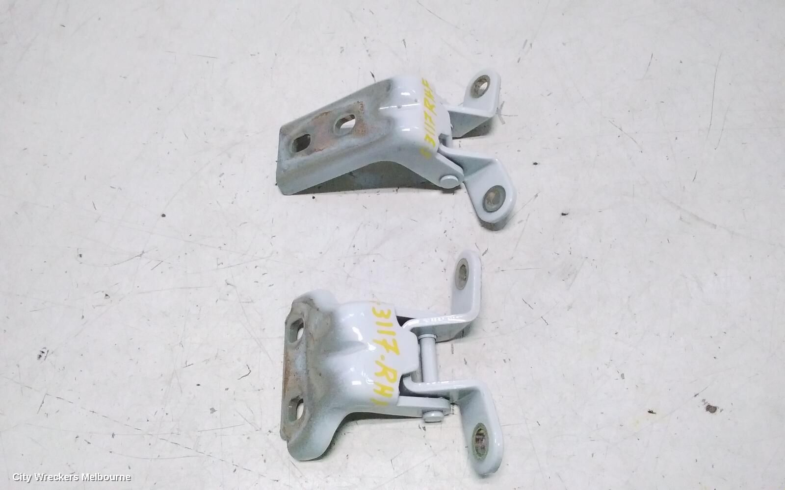 LDV G10 2025 Door Hinge/Runner