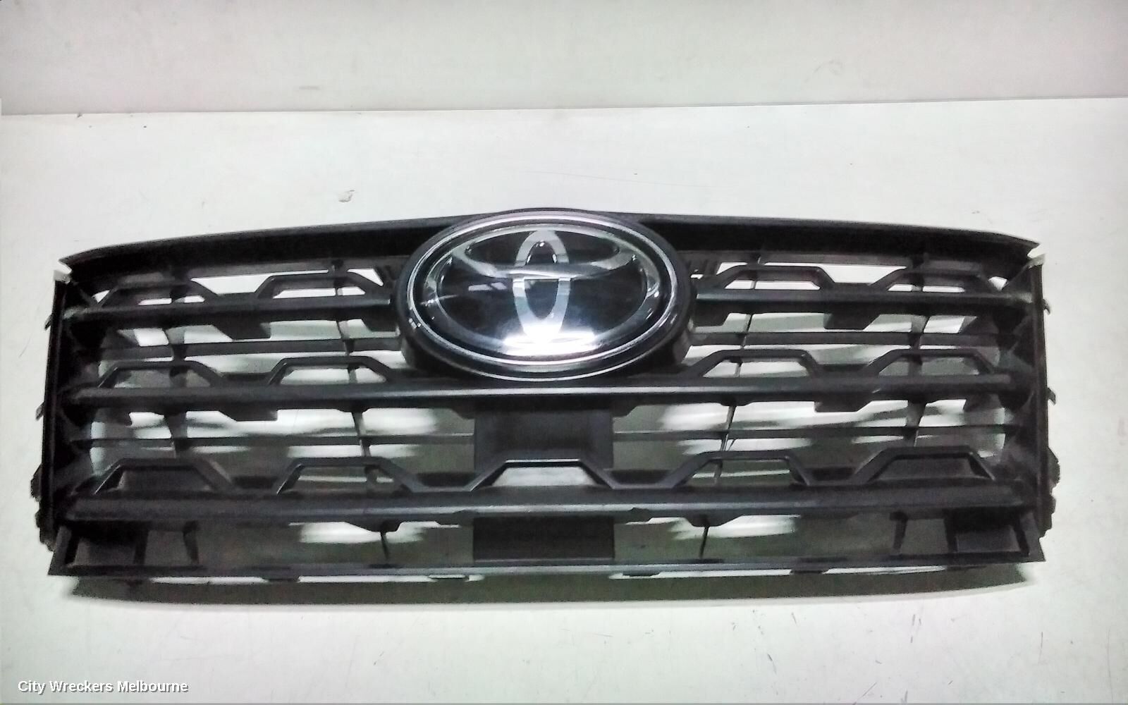 TOYOTA FORTUNER 2023 Grille