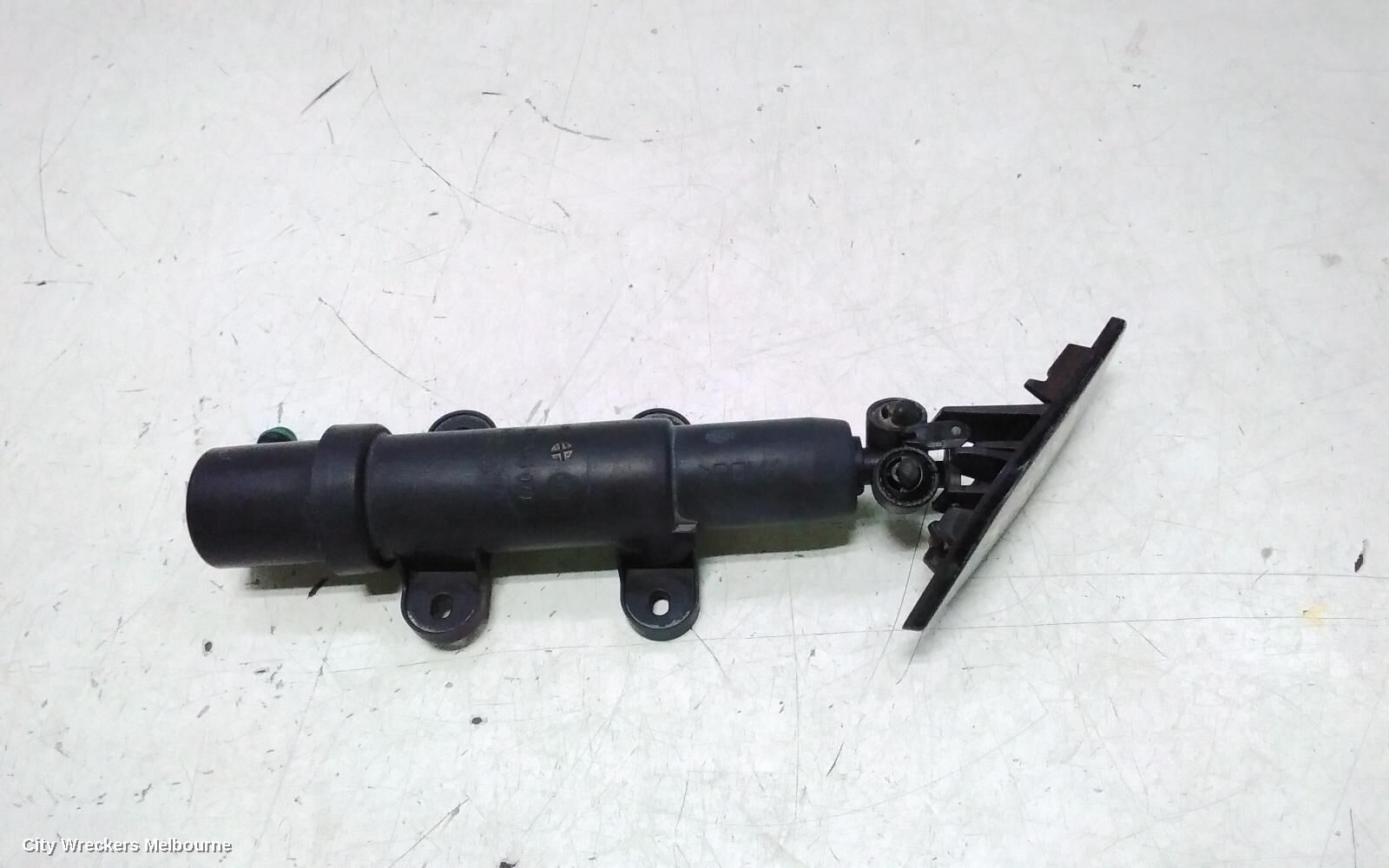 SKODA SUPERB 2010 Washer Jet