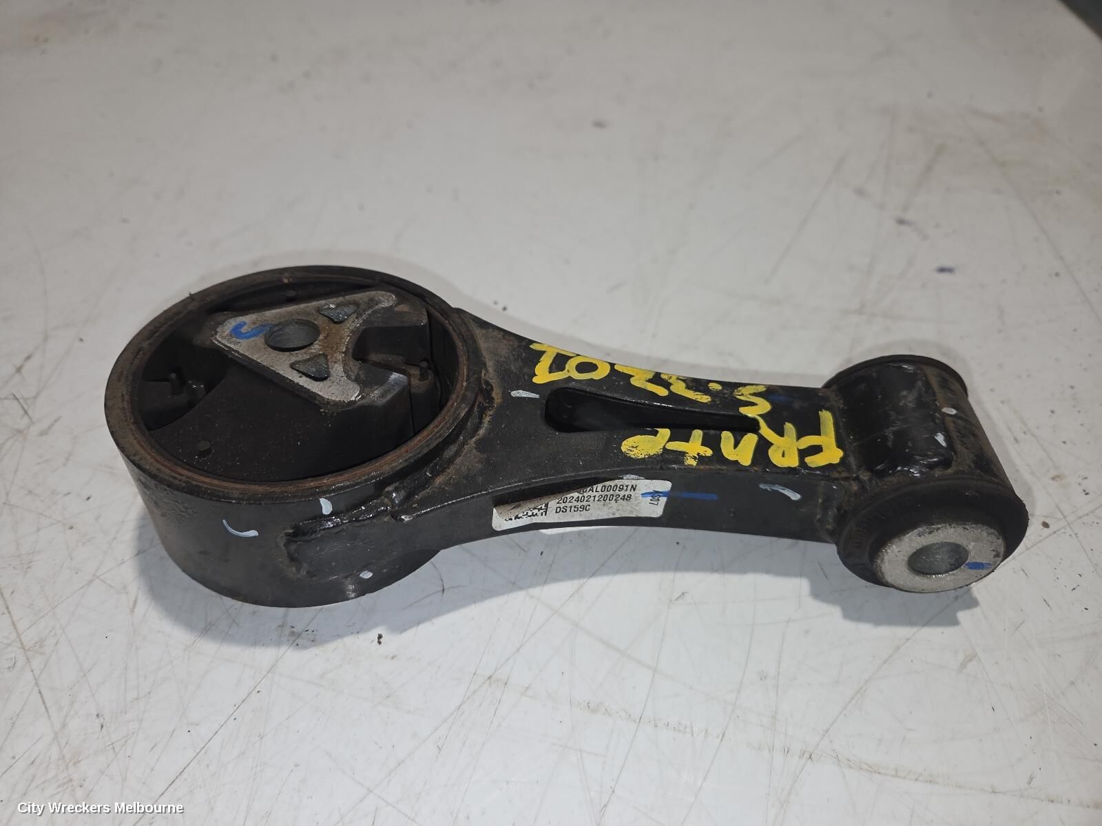 MAHINDRA XUV700 2024 Mount