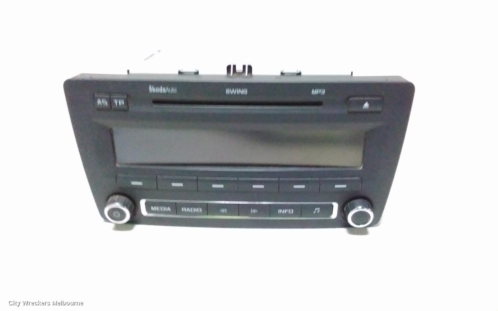 SKODA OCTAVIA 2011 Radio/Cd/Dvd/Sat/Tv