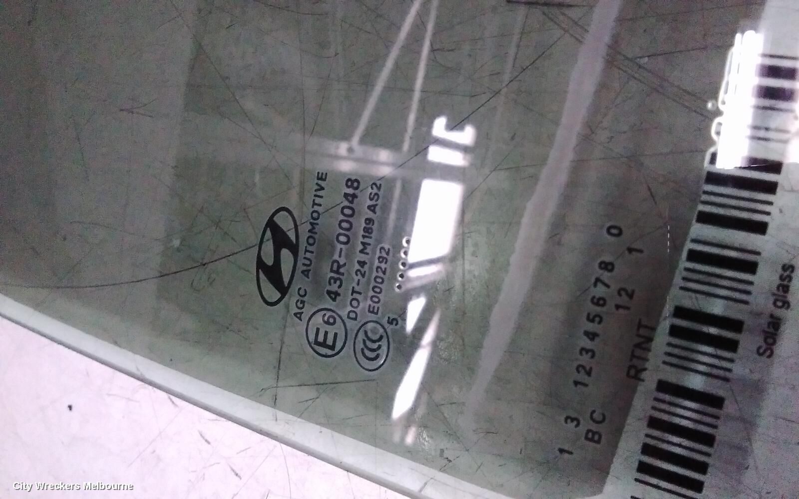 HYUNDAI TUCSON 2016 Right Rear Door Window