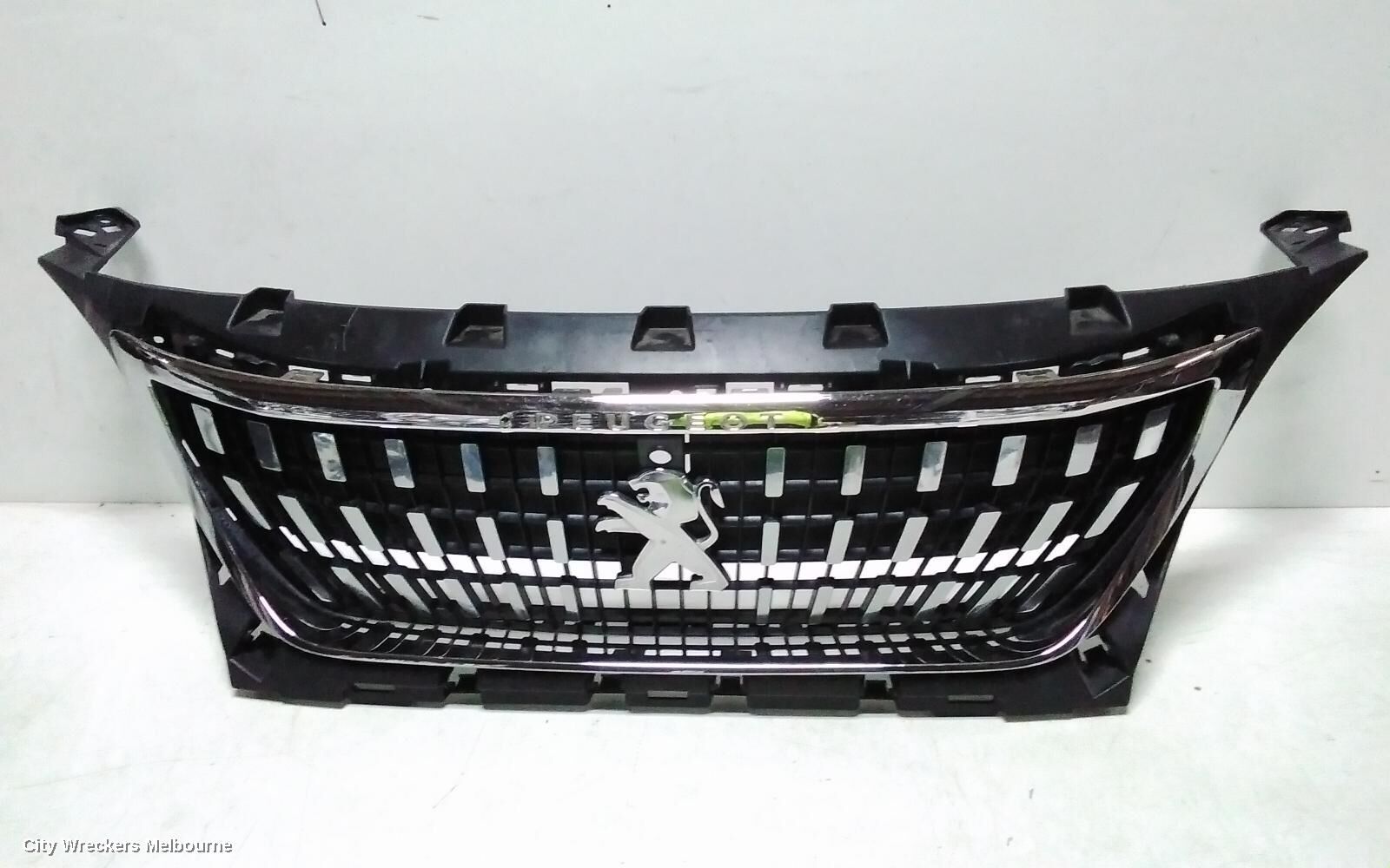 PEUGEOT 3008 2019 Grille