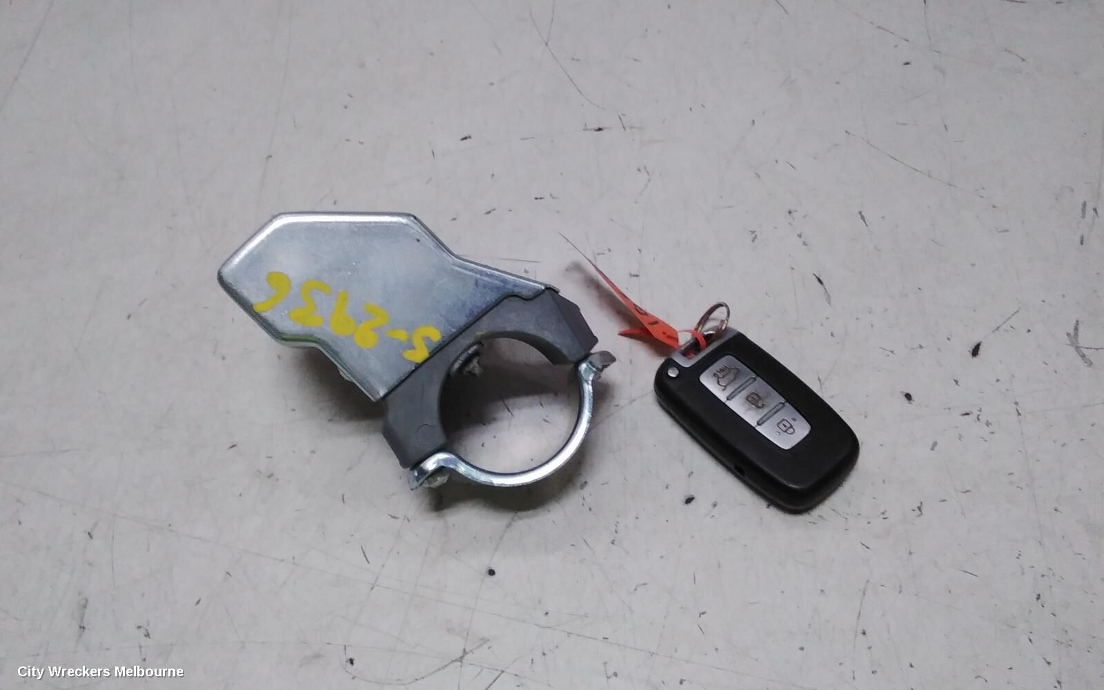 HYUNDAI VELOSTER 2014 Ignition W/ Key