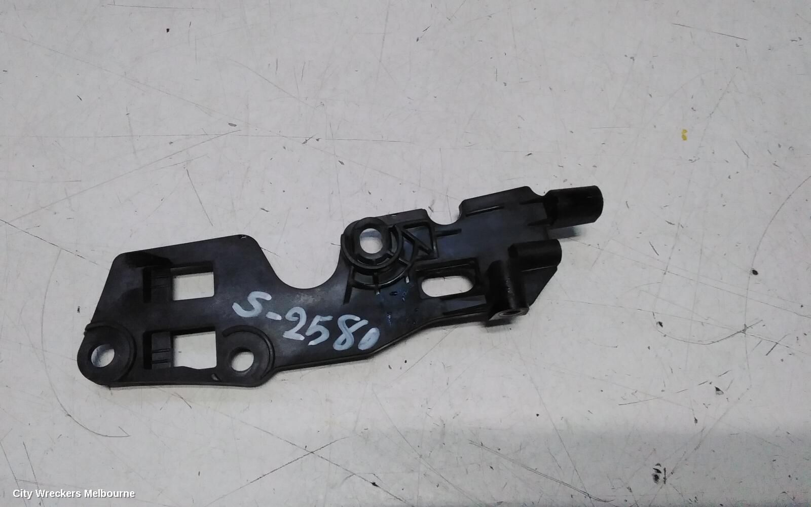 LAND ROVER DISCOVERY SPORT, L550, 01/15-, RH GUARD BRACKET FK72-16A128: 146429