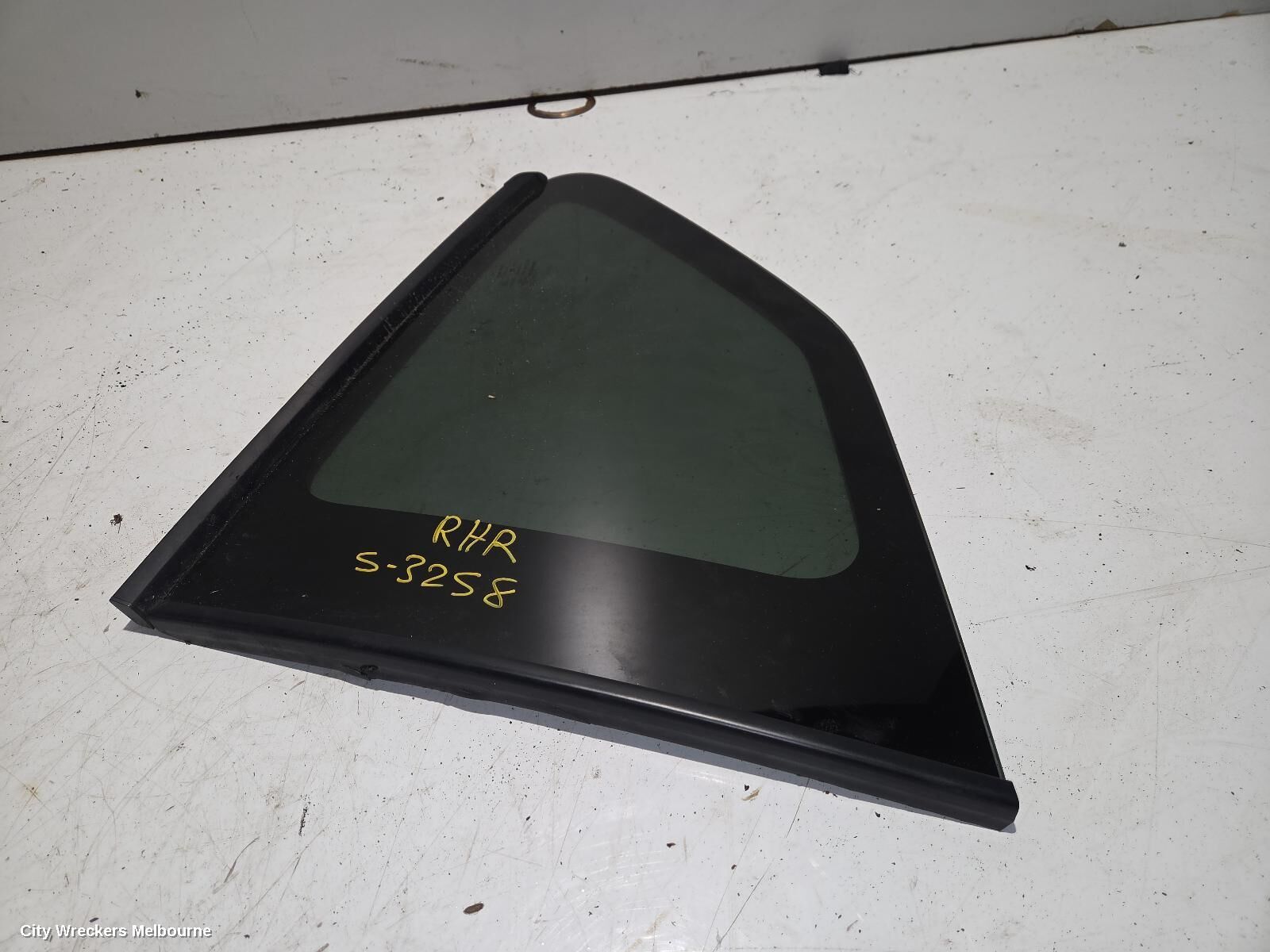 SUBARU FORESTER 2020 Right Rear 1/4 Door Glass