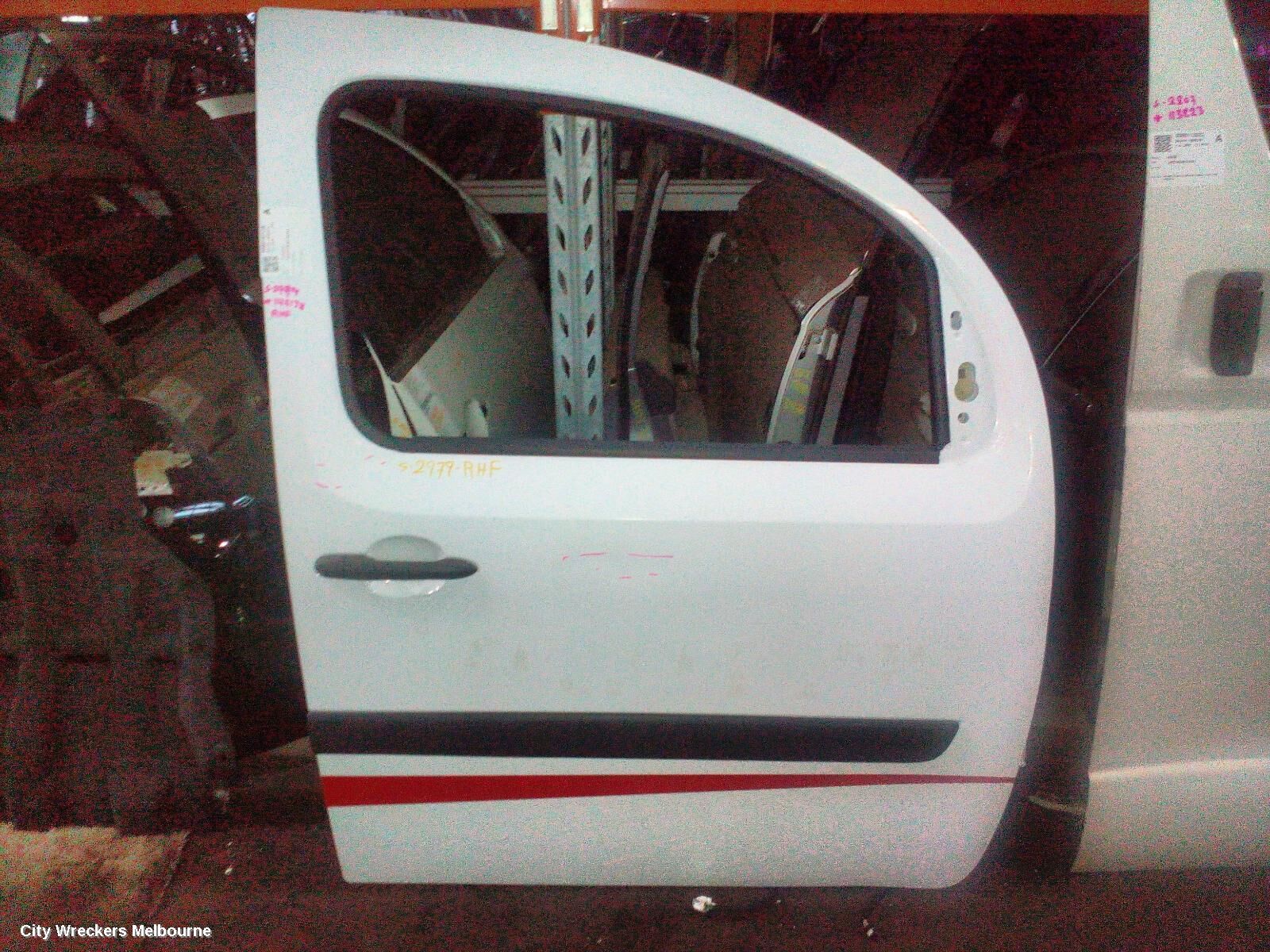 RENAULT KANGOO 2016 Right Front Door