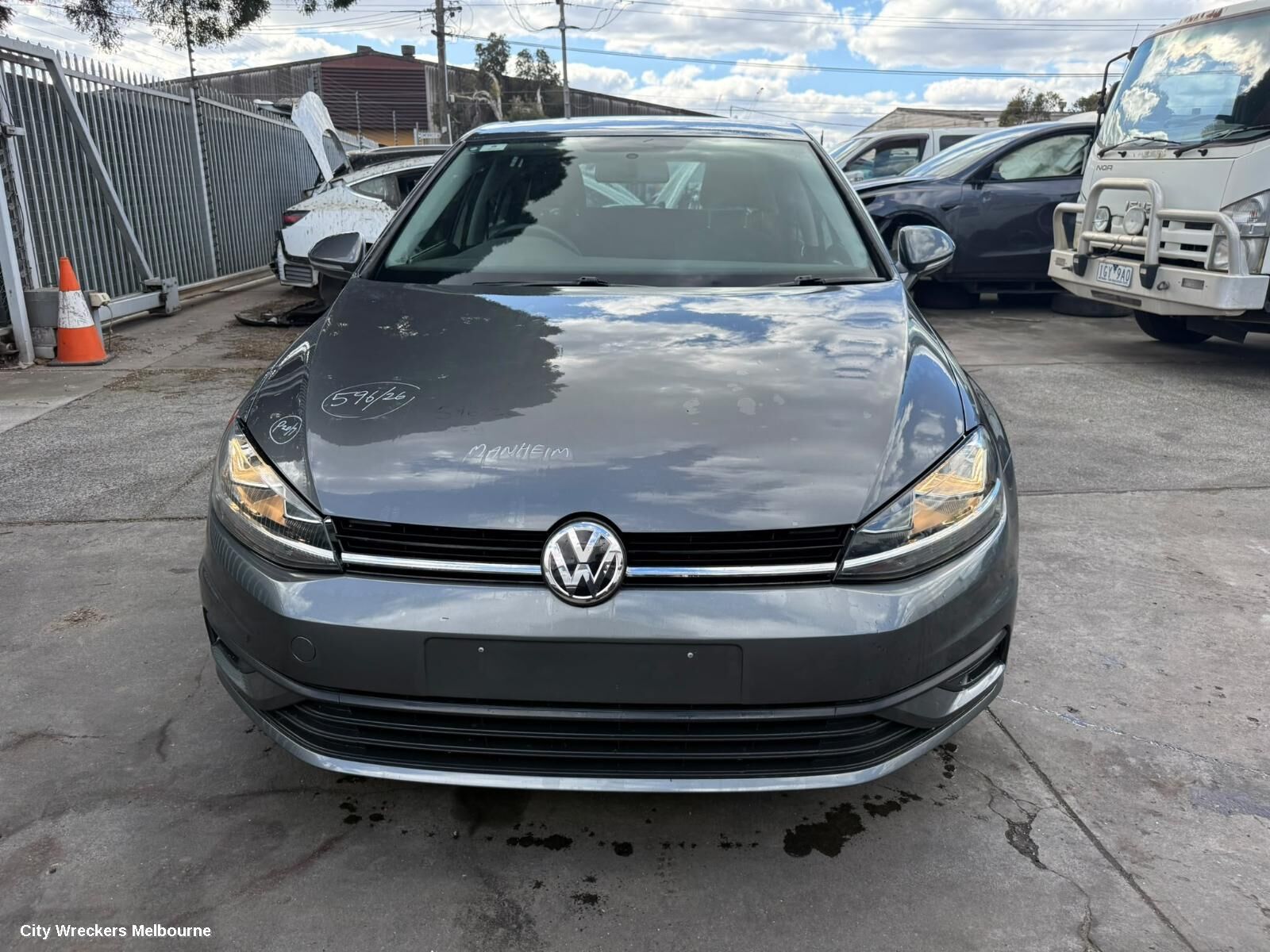 VOLKSWAGEN GOLF 2018 Front Seat