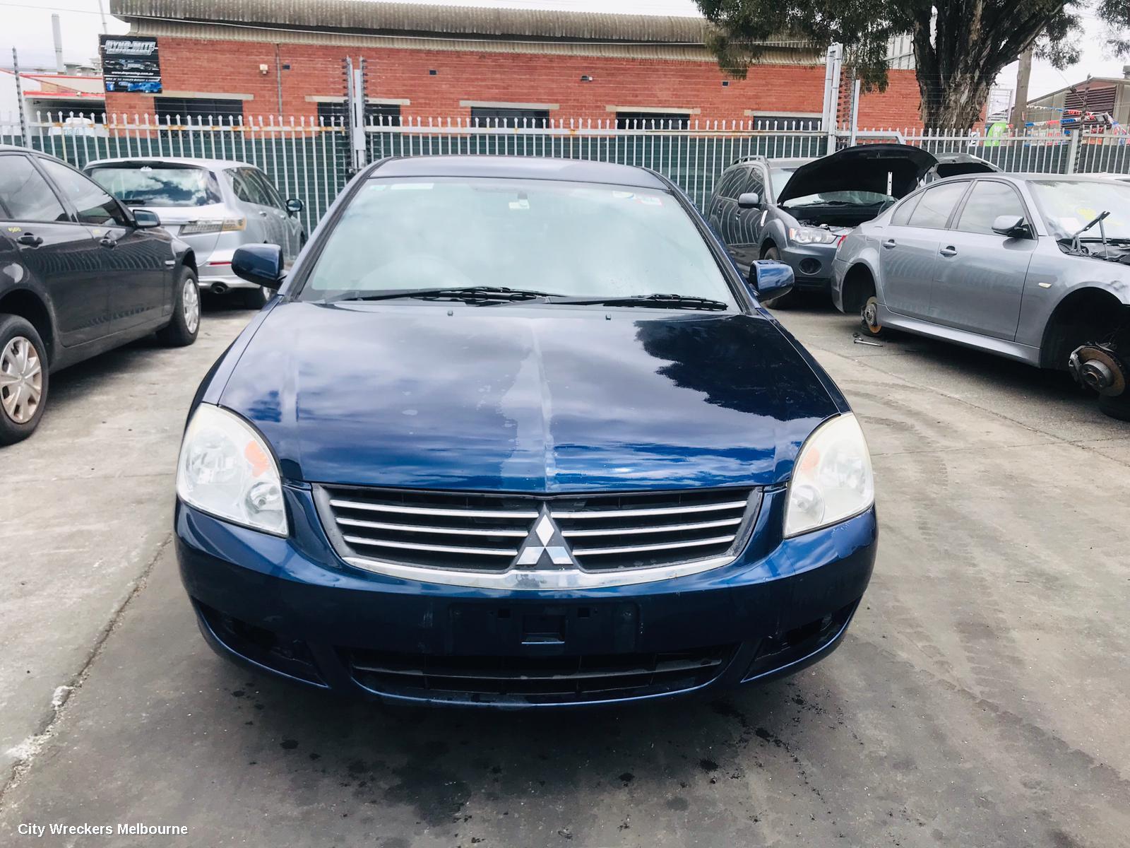 MITSUBISHI 380 2006 Left Guard