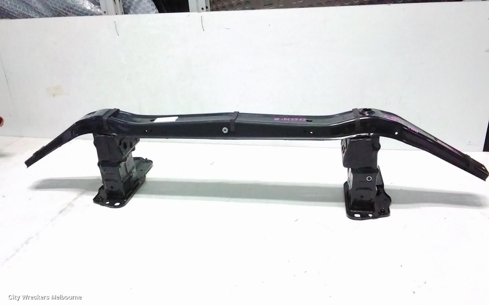 MERCEDES GLS CLASS 2018 F/Bar Reinforc/Brack