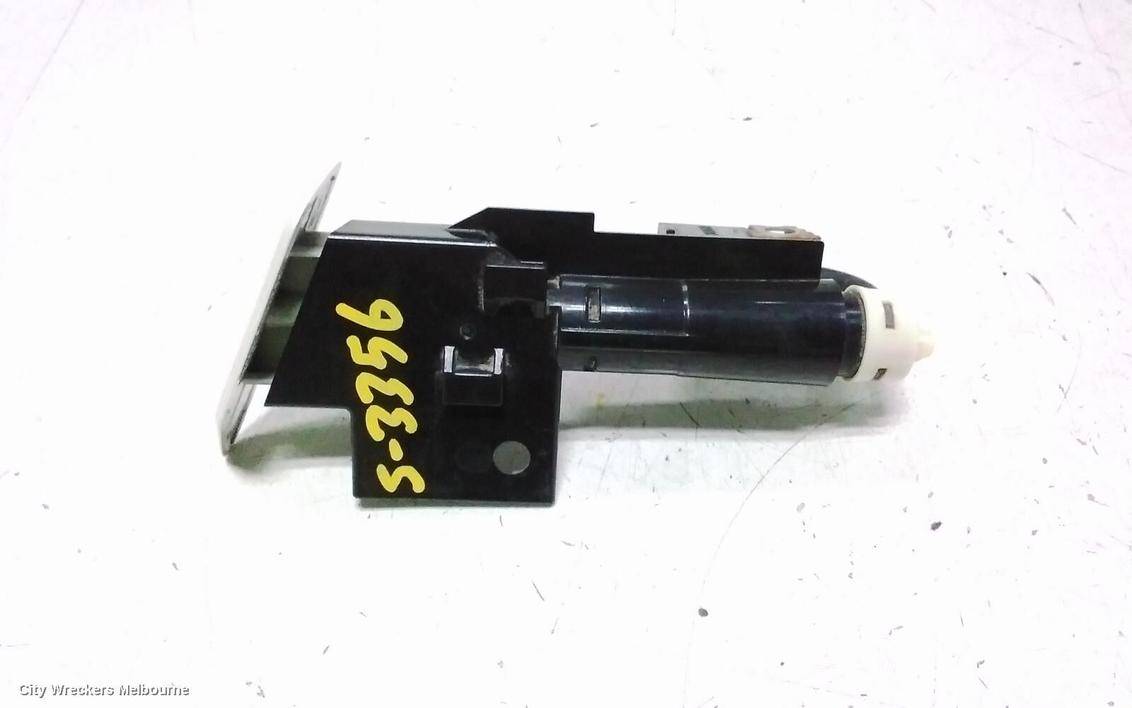 SUBARU LIBERTY 2012 Washer Jet