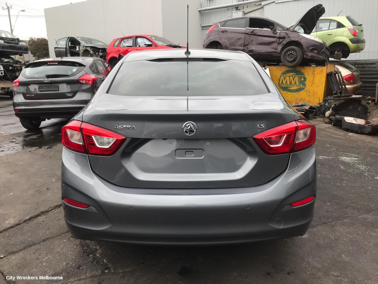HOLDEN ASTRA 2018 Rear Garnish