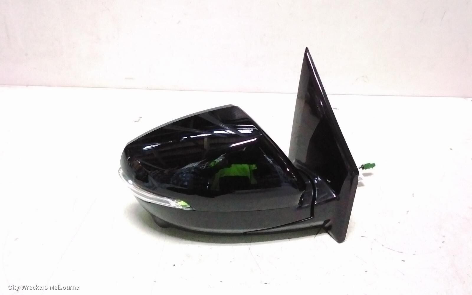 MAHINDRA XUV700 2024 Right Door Mirror