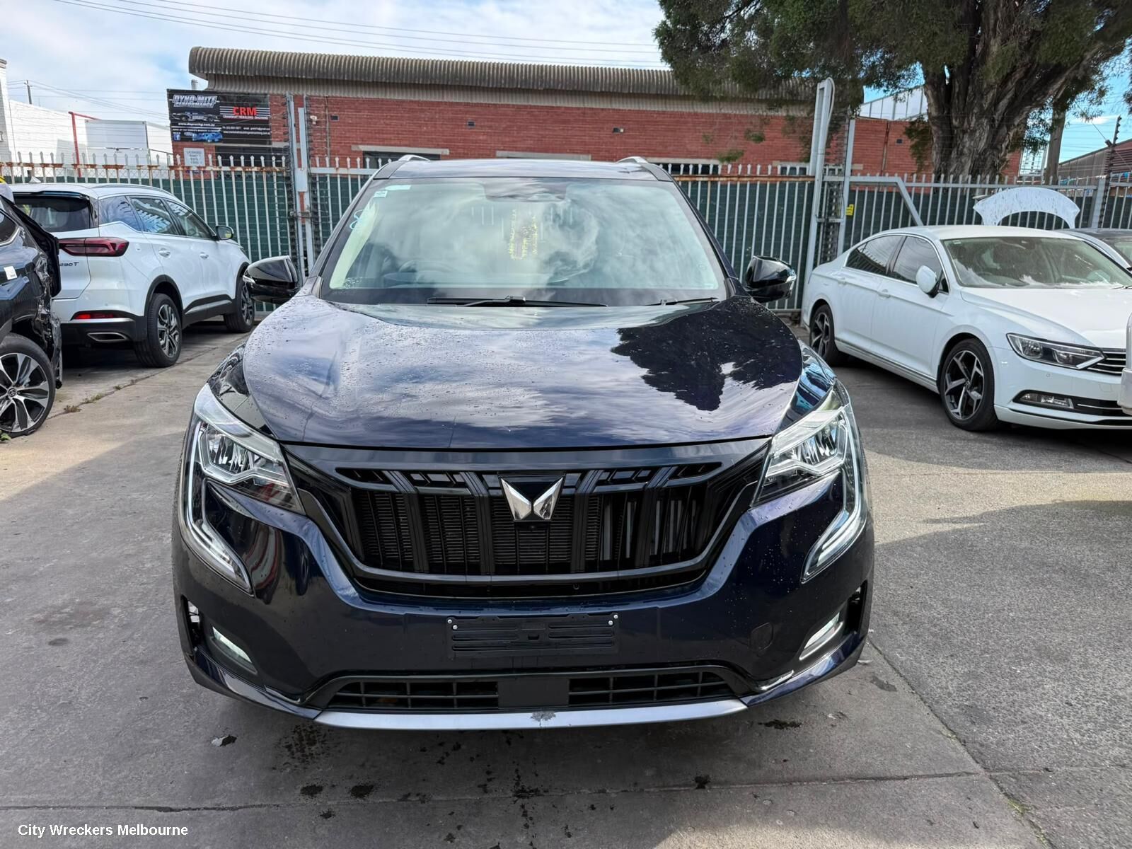MAHINDRA XUV700 2024 Front Seat