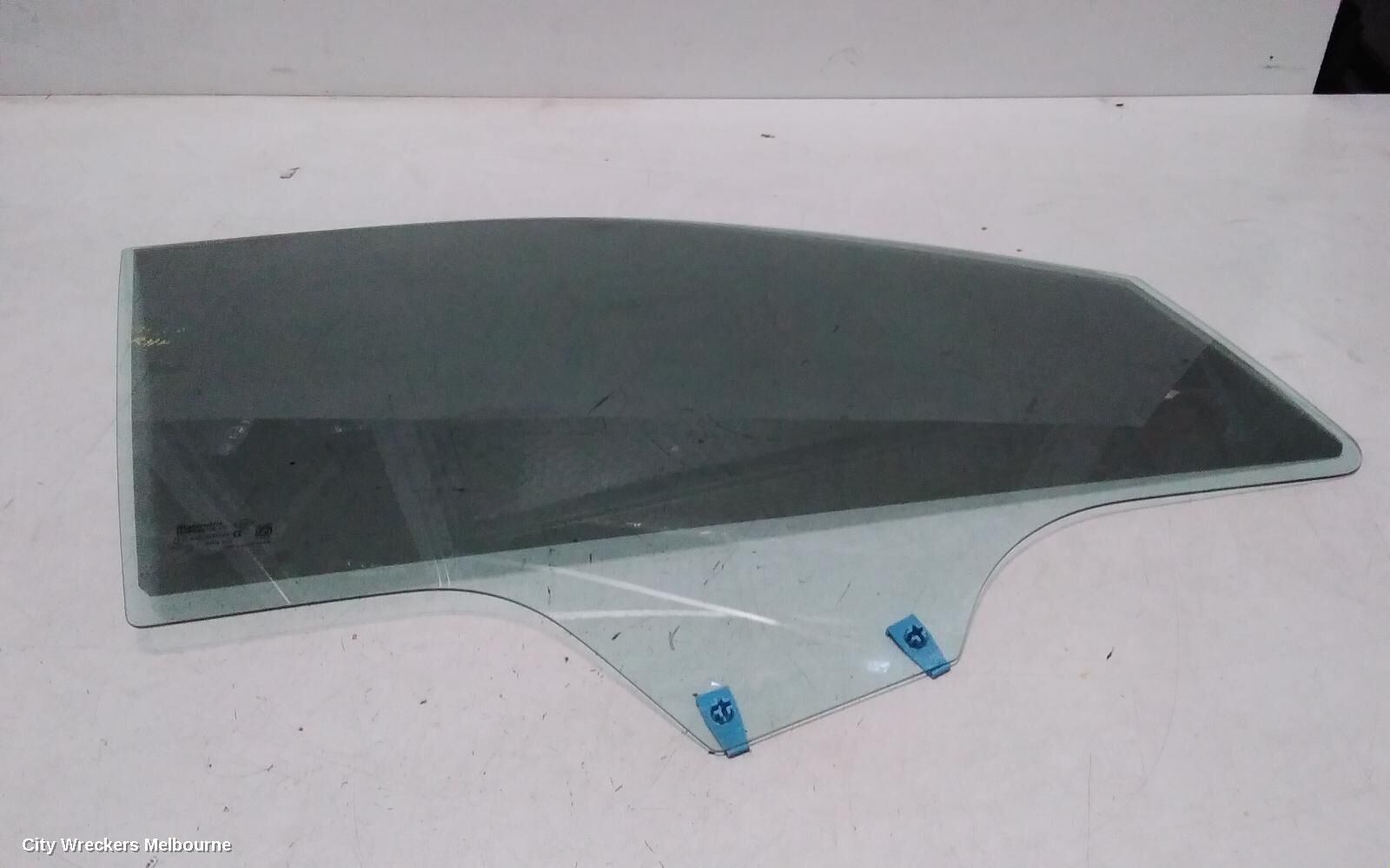 MAHINDRA XUV700 2024 Right Front Door Window