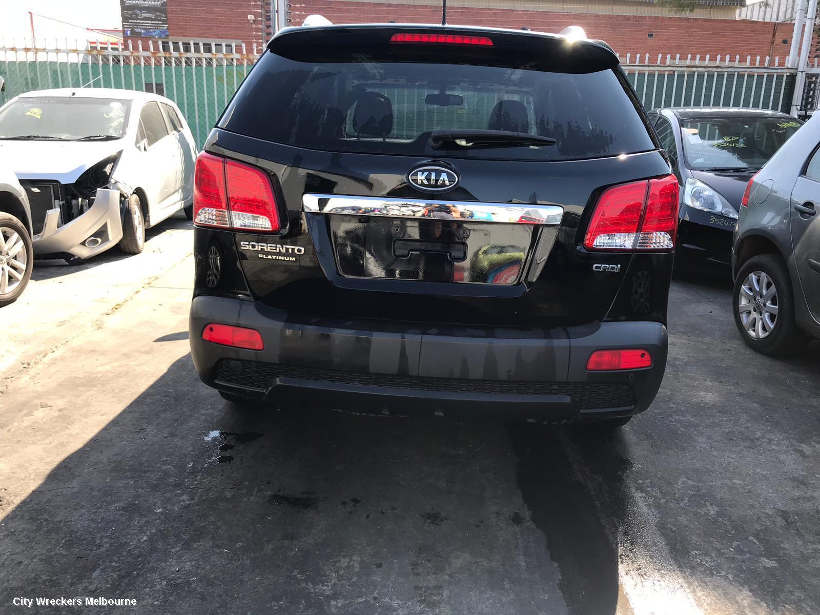 KIA SORENTO 2011 Left Front Window Reg/Motor