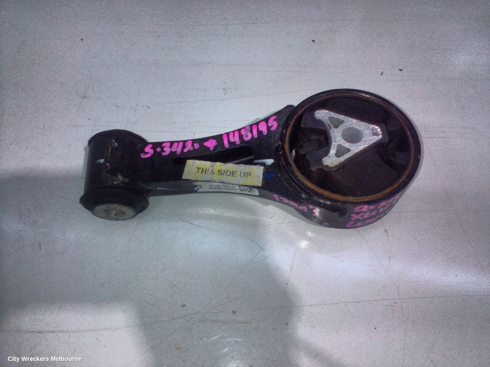 MAHINDRA XUV700 2024 Mount