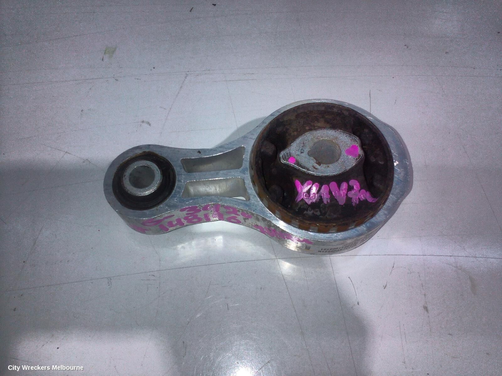 MAHINDRA XUV700 2024 Mount