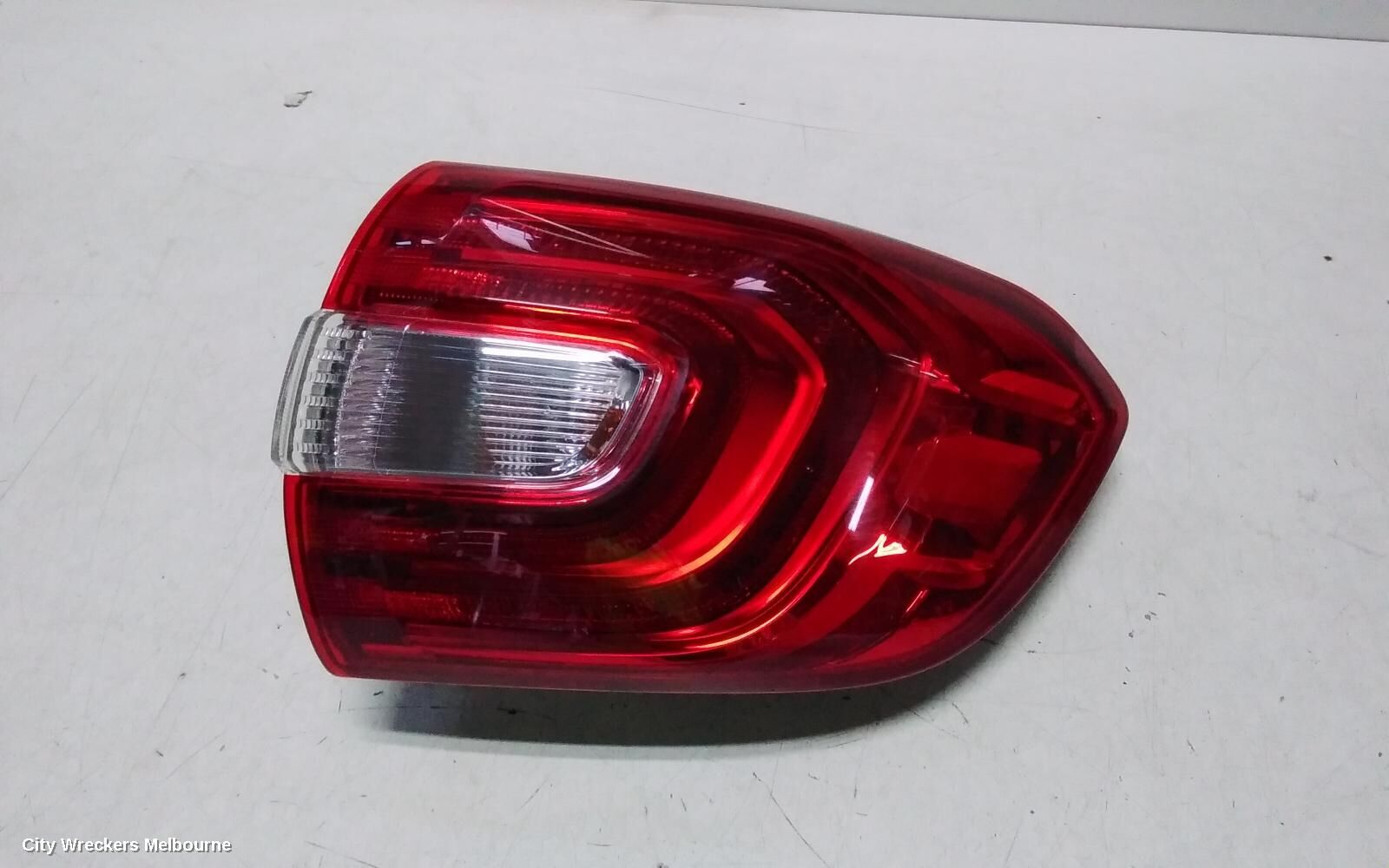 FORD EVEREST 2016 Right Taillight