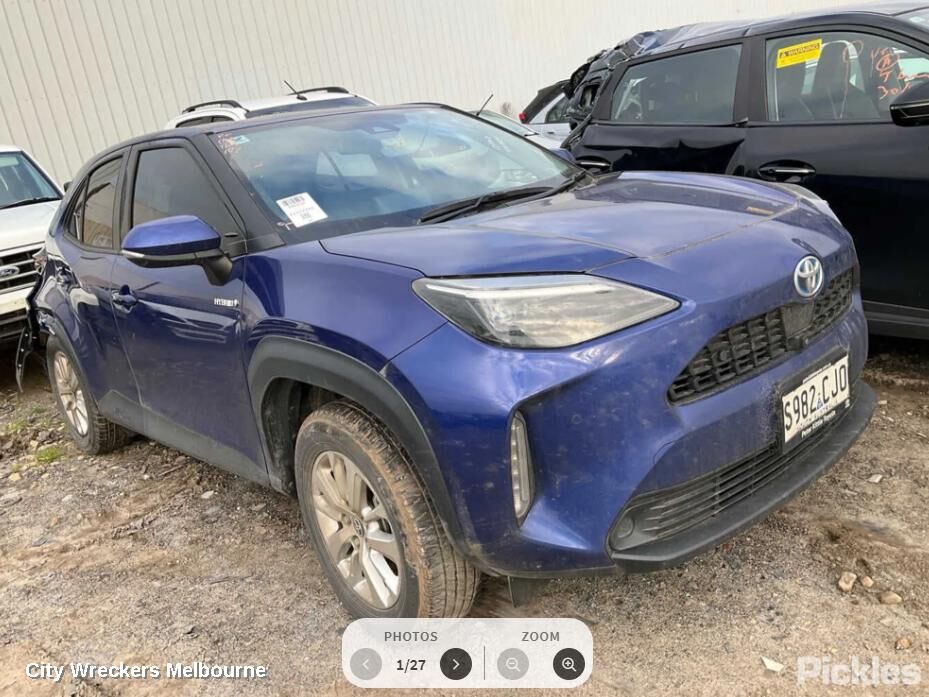 TOYOTA YARIS CROSS 2021 Rear Garnish