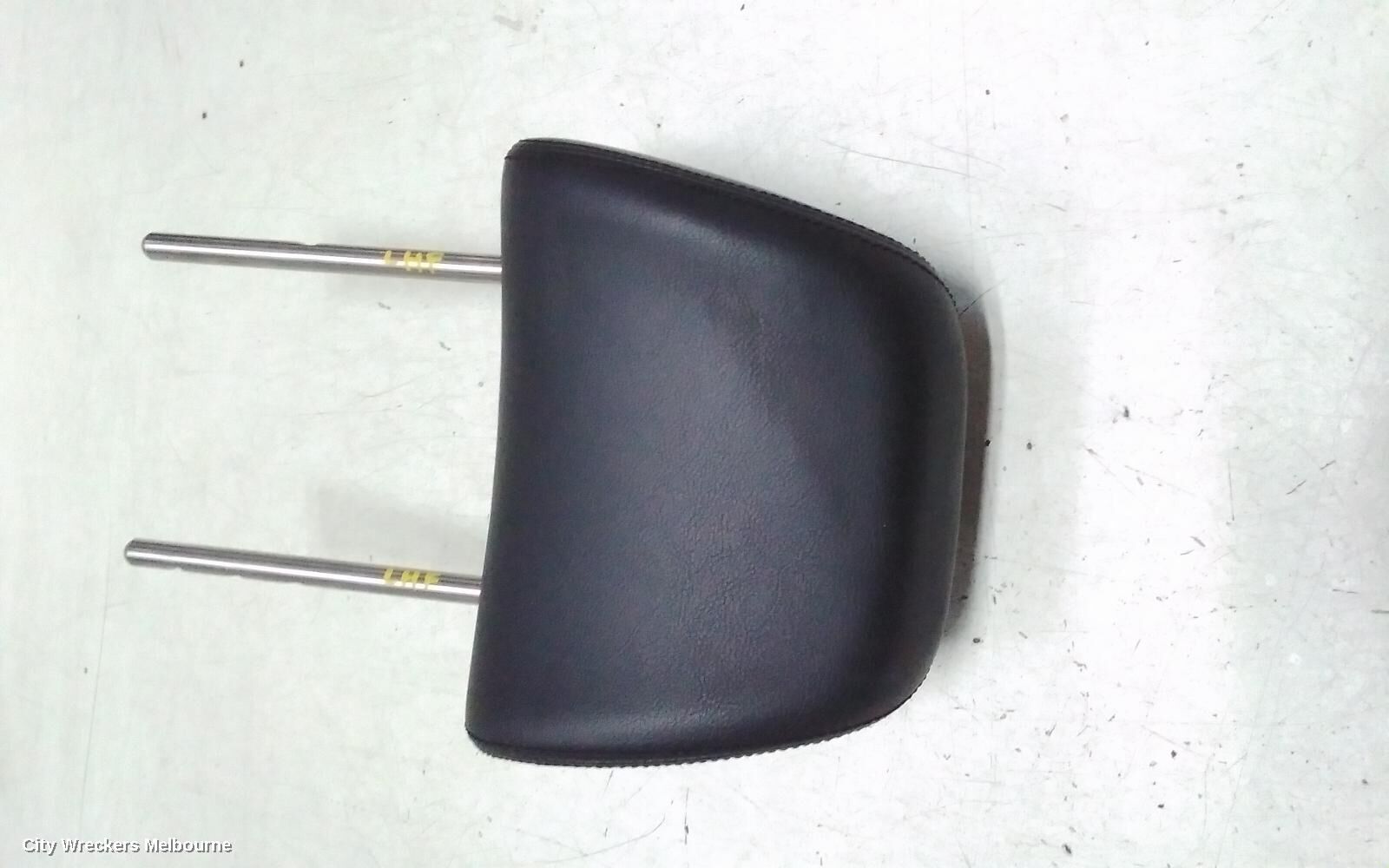 VOLKSWAGEN GOLF 2010 Headrest