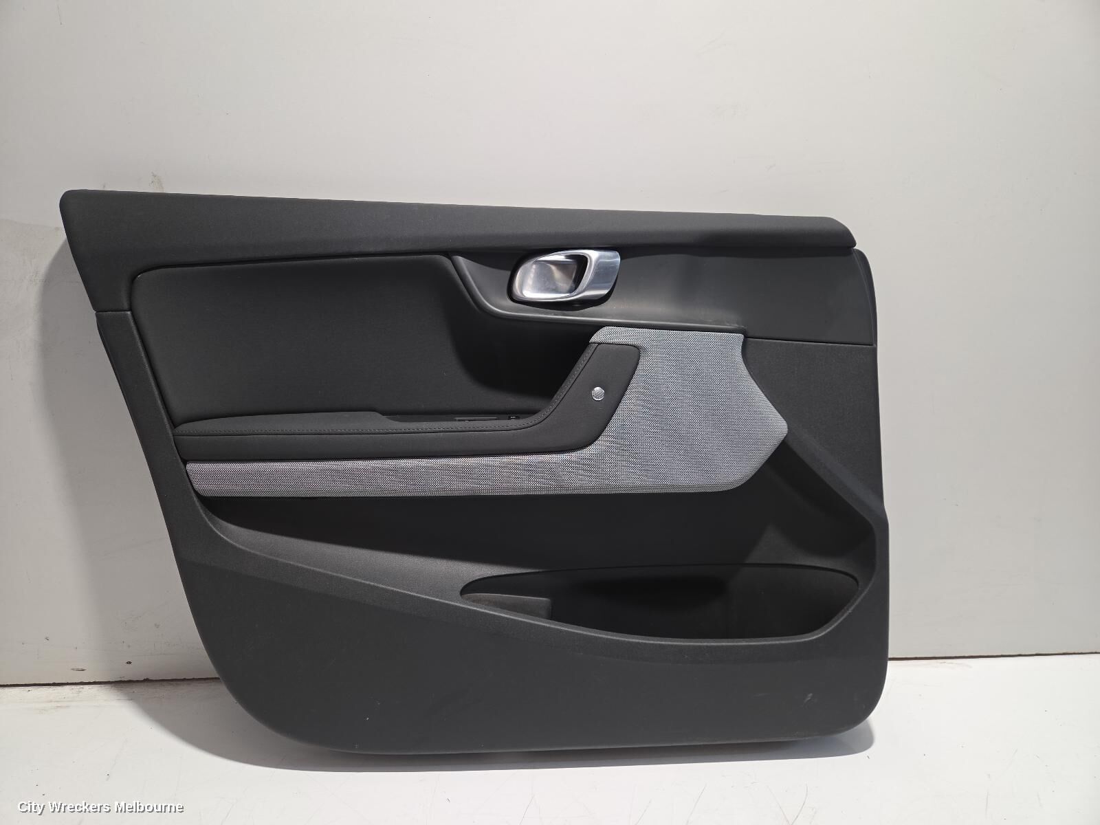 POLESTAR 2 2022 Door Trim