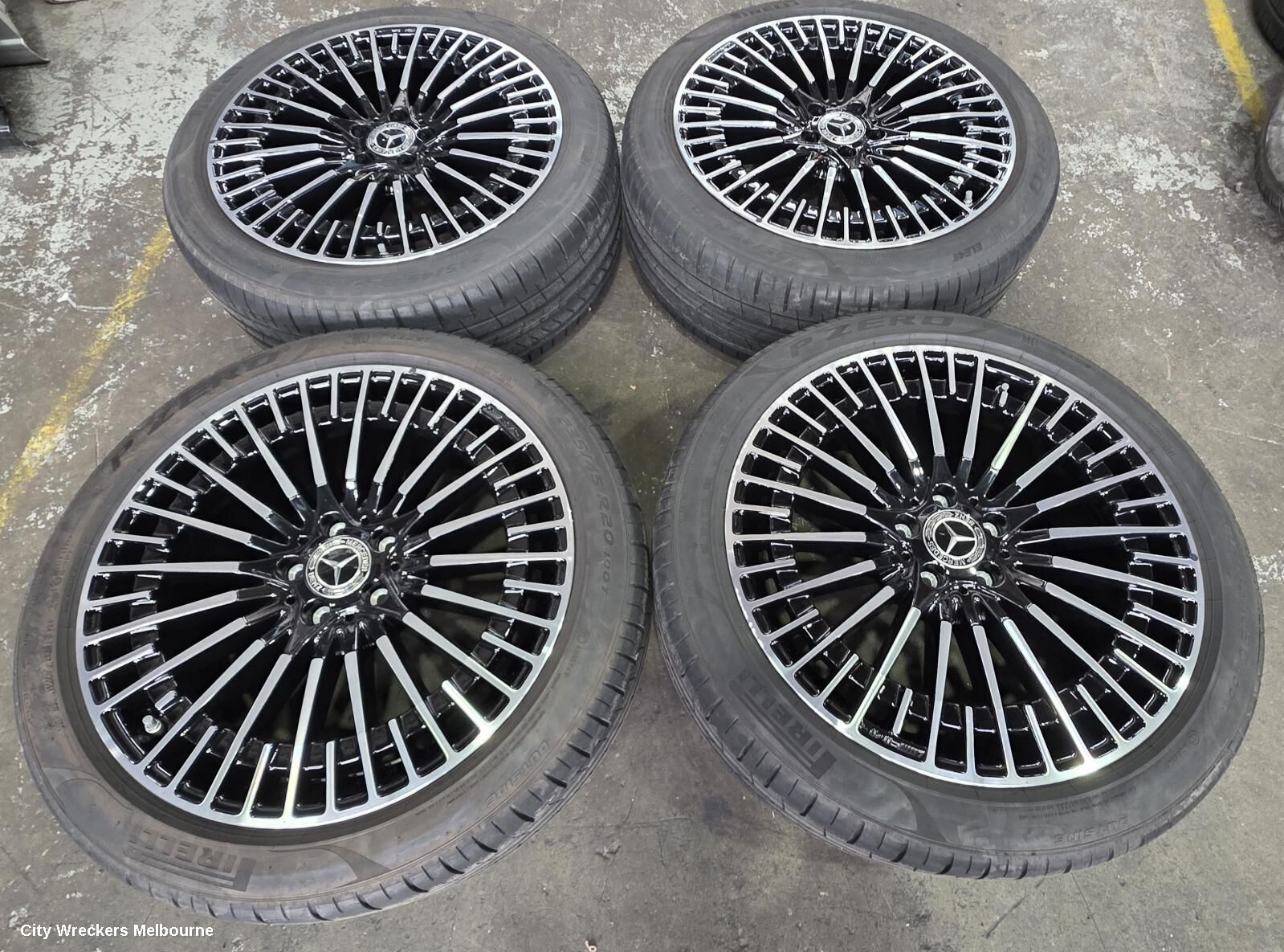 MERCEDES EQA 2024 Wheel Mag