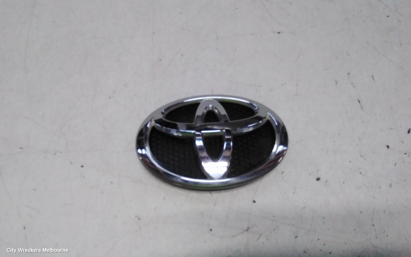 TOYOTA YARIS 2007 Badge