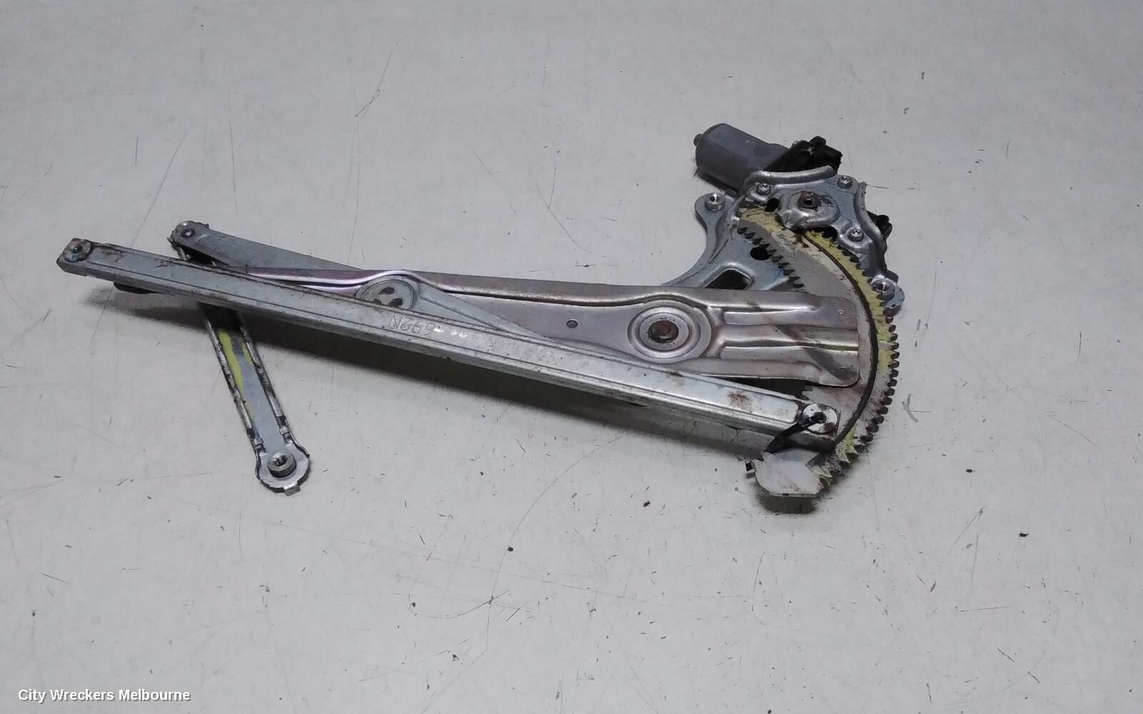 MITSUBISHI TRITON 2012 Right Front Window Reg/Motor
