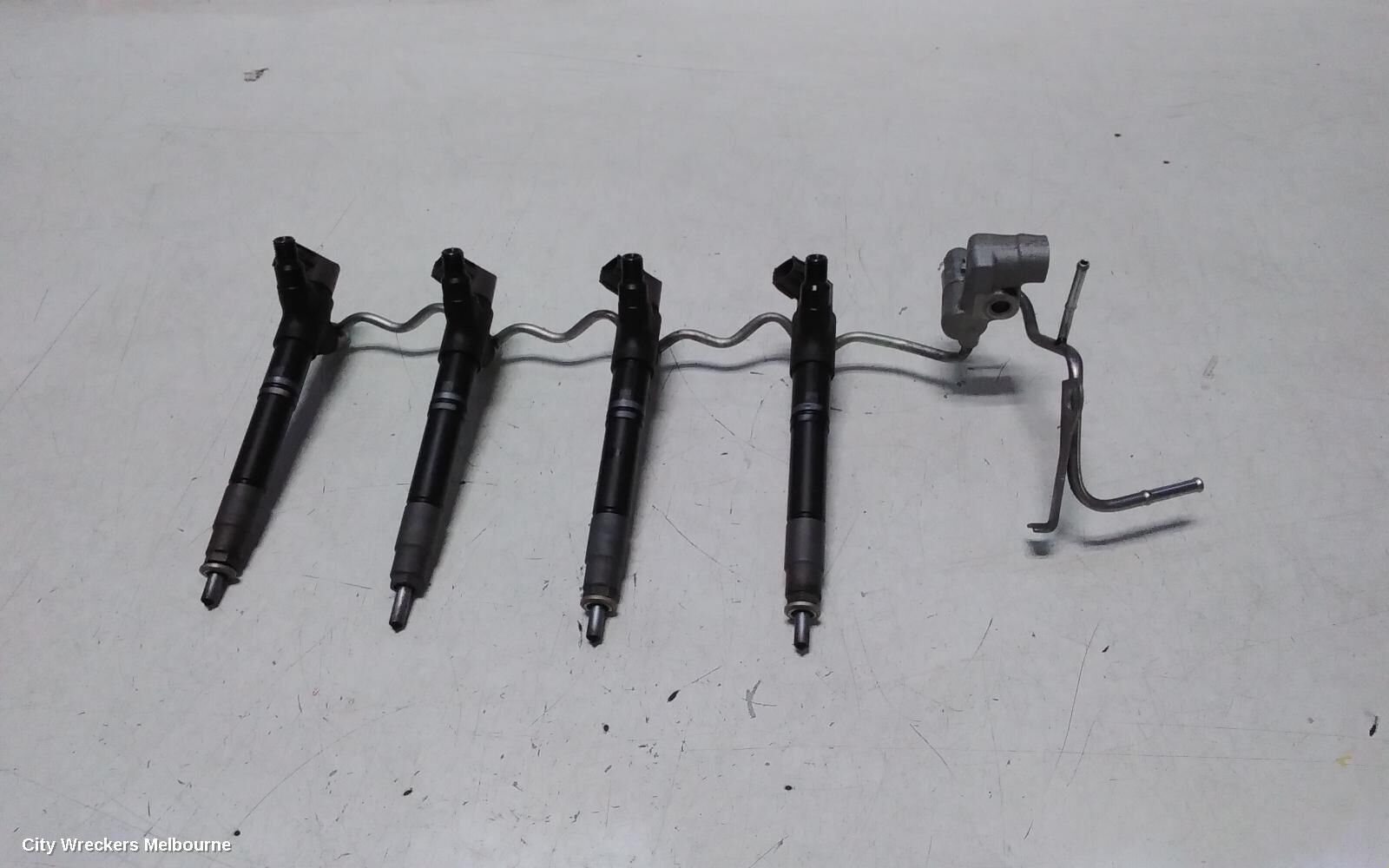 TOYOTA RAV4 2015 Injection Rail
