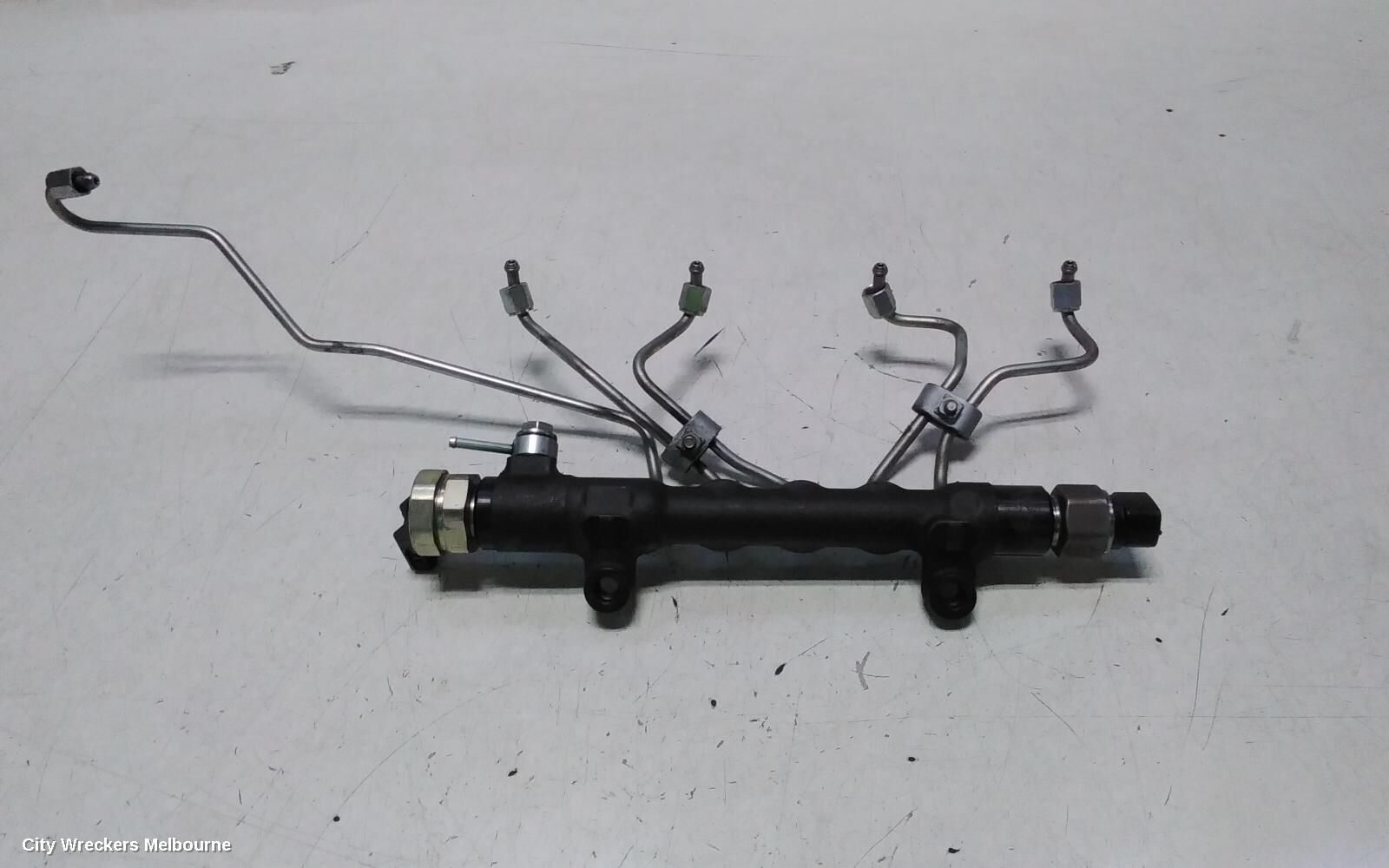 TOYOTA RAV4 2015 Injection Rail