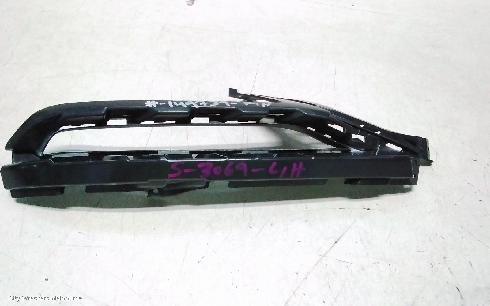 AUDI Q7, 4M, 07/15-,  LH AIR GUIDE 4M0807157D : 149739