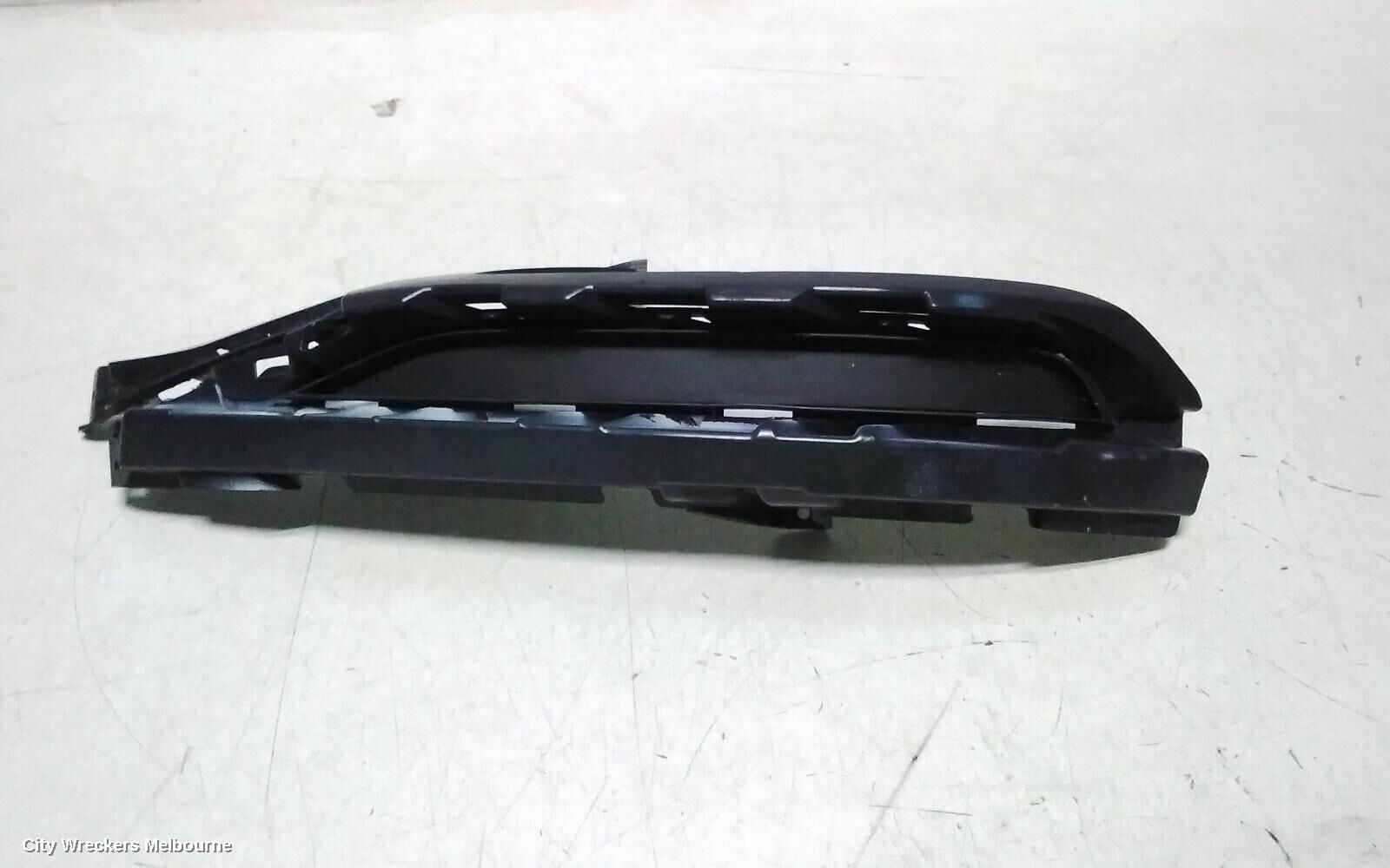 AUDI Q7, 4M, 07/15-,  RH AIR GUIDE 4M0807158D : 149740