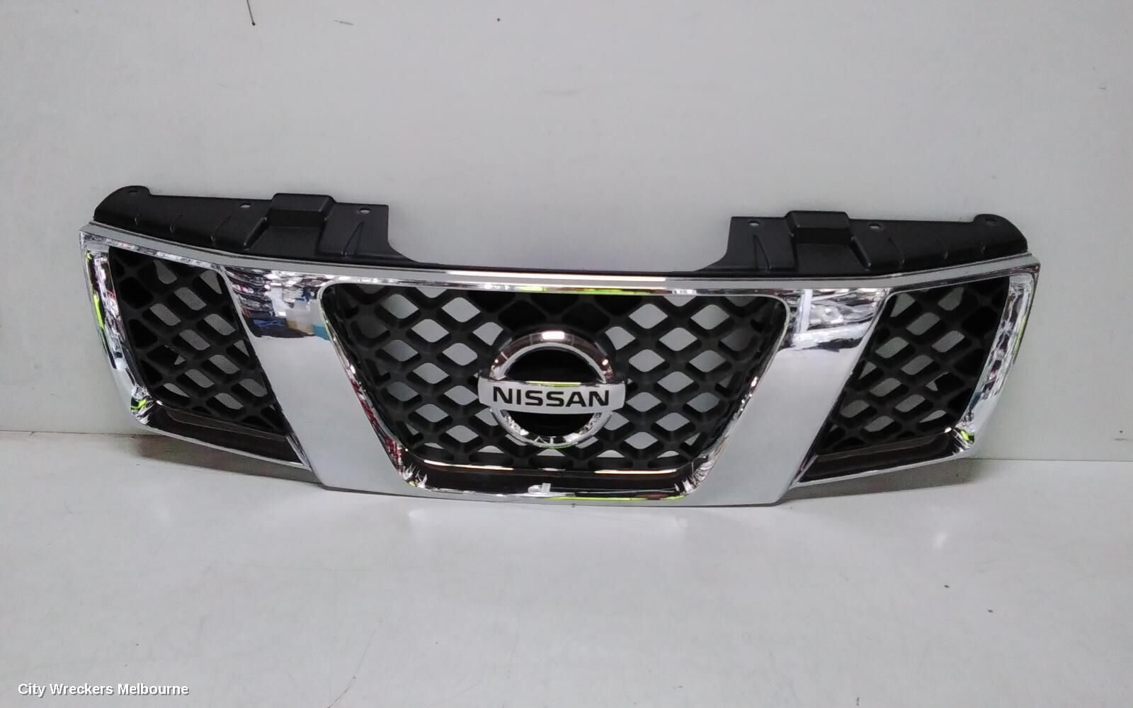 NISSAN NAVARA 2007 Grille