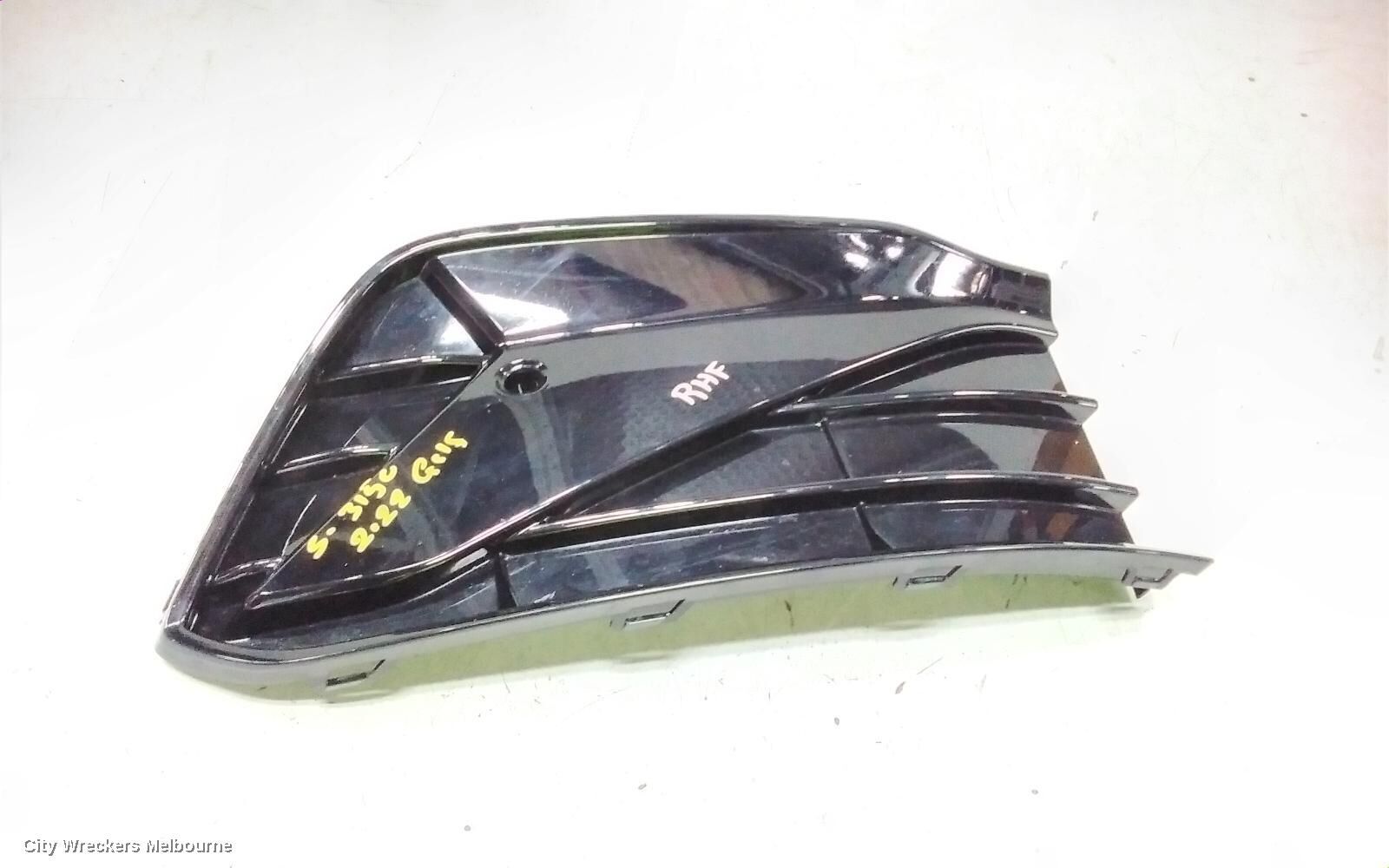 VOLKSWAGEN GOLF 2022 Grille