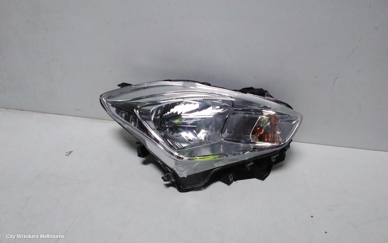 SUZUKI SWIFT 2017 Right Headlamp