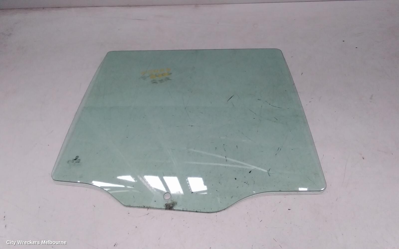 VOLKSWAGEN AMAROK 2012 Right Rear Door Window