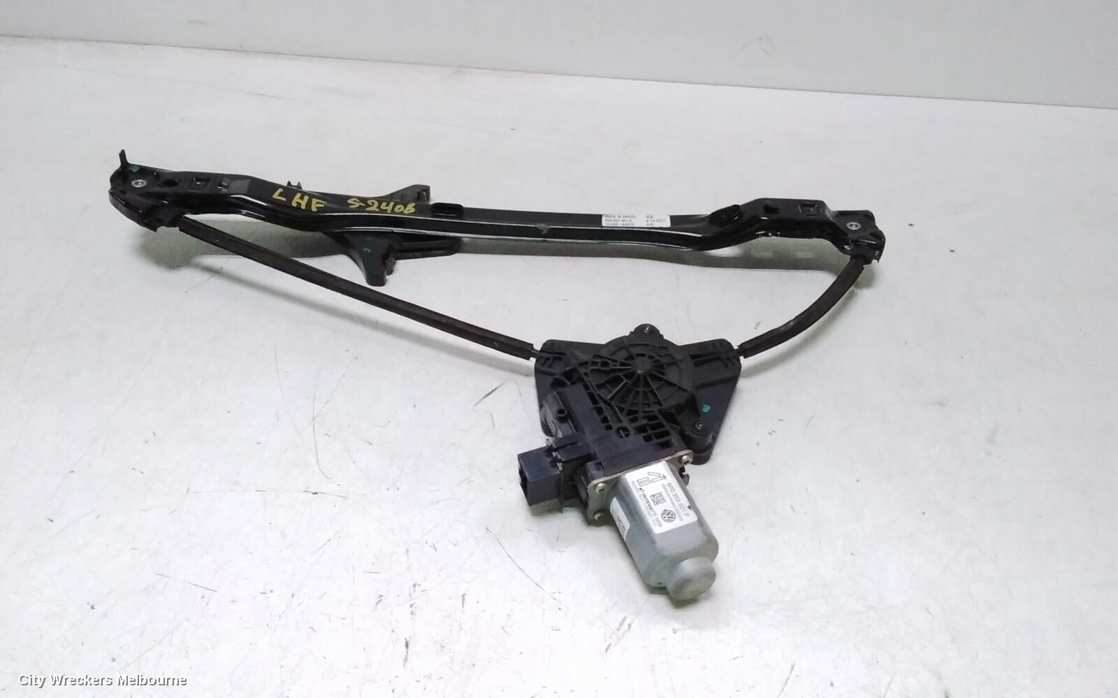 VOLKSWAGEN AMAROK 2012 Left Front Window Reg/Motor