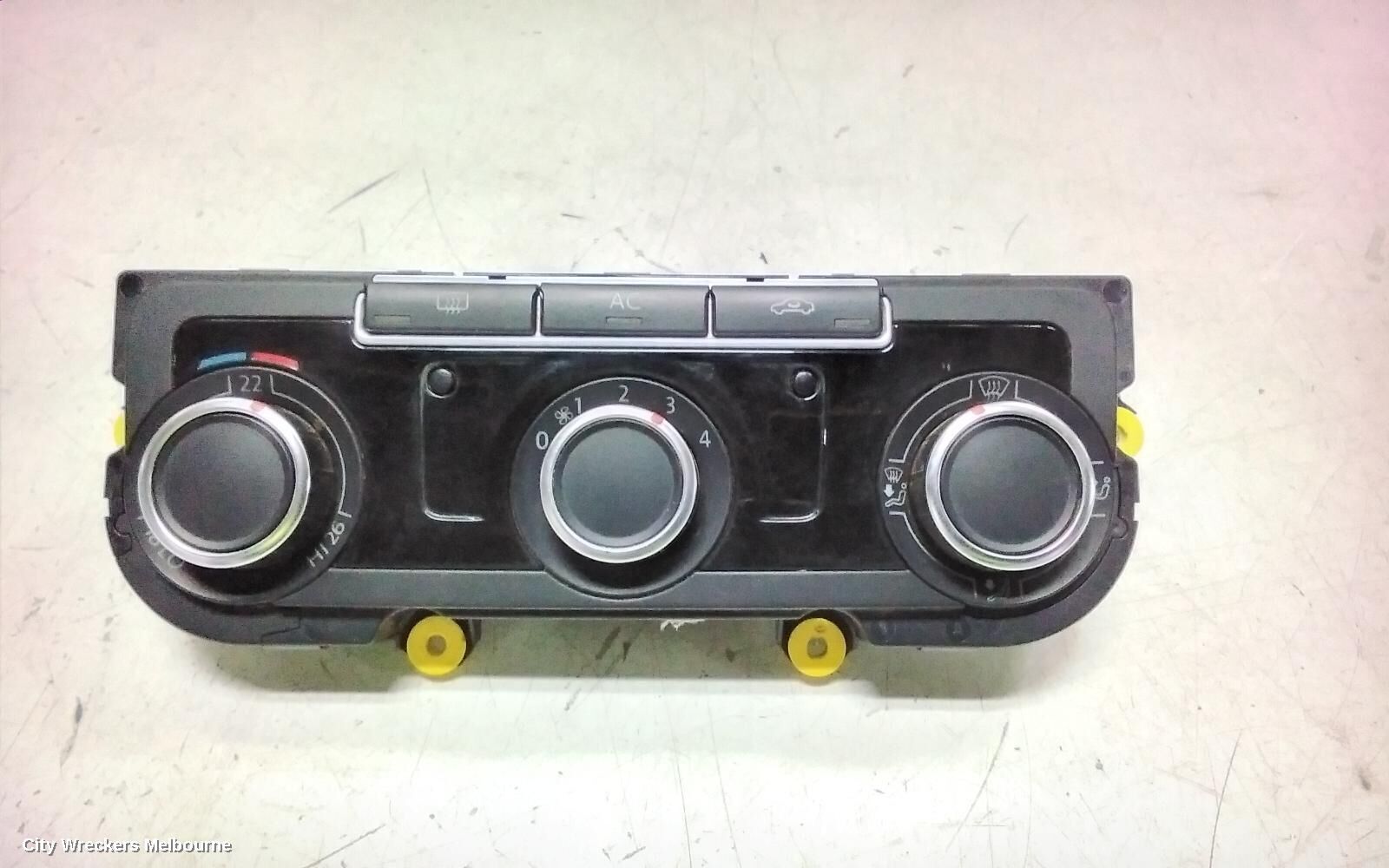 VOLKSWAGEN AMAROK 2012 Heater/Ac Controls