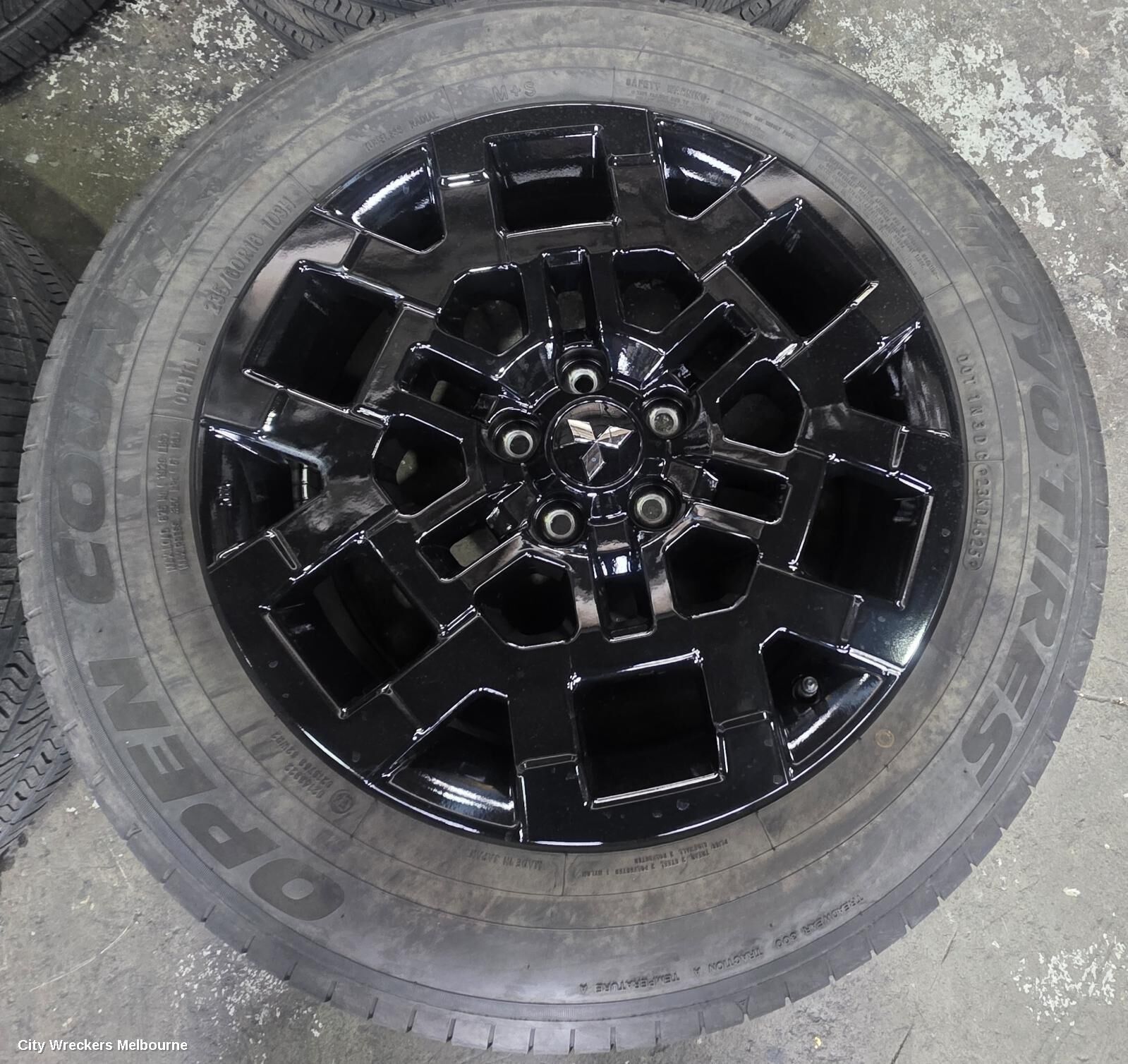 MITSUBISHI OUTLANDER 2026 Wheel Mag